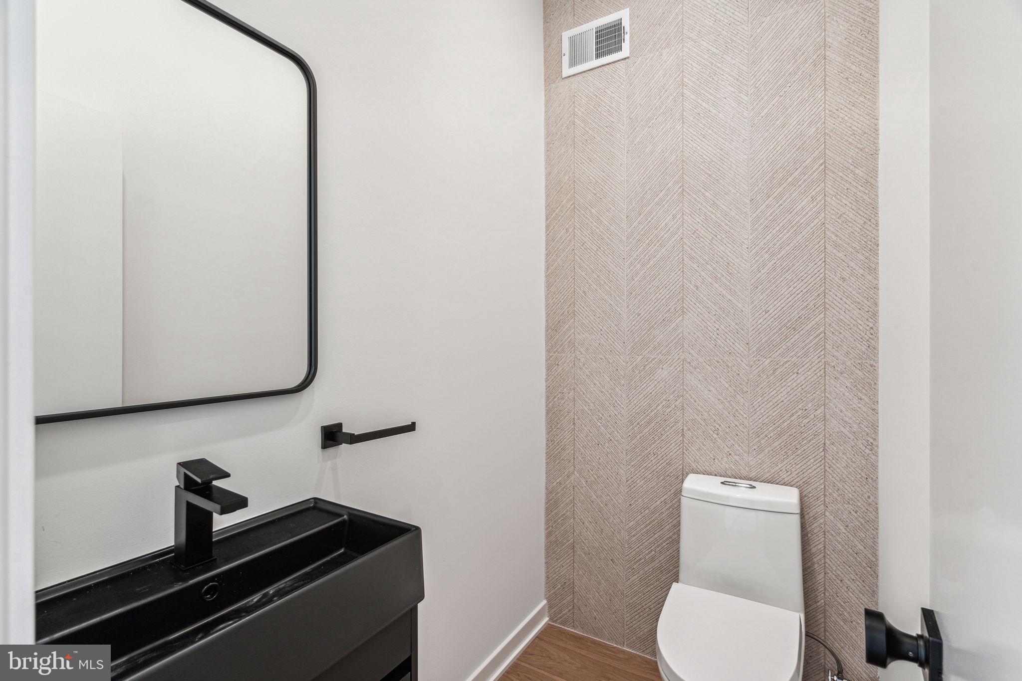 FAIRMOUNT - Residential