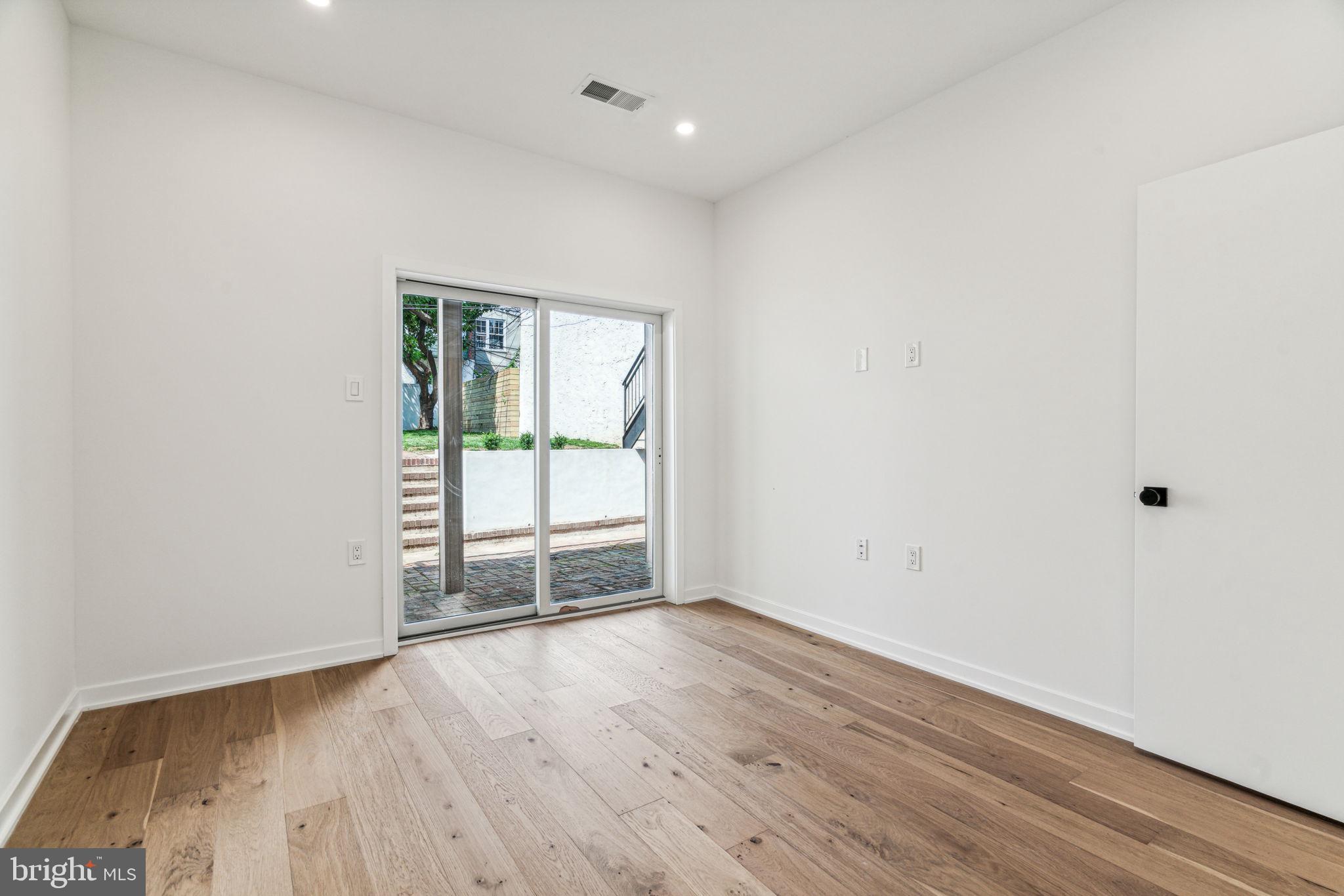 FAIRMOUNT - Residential