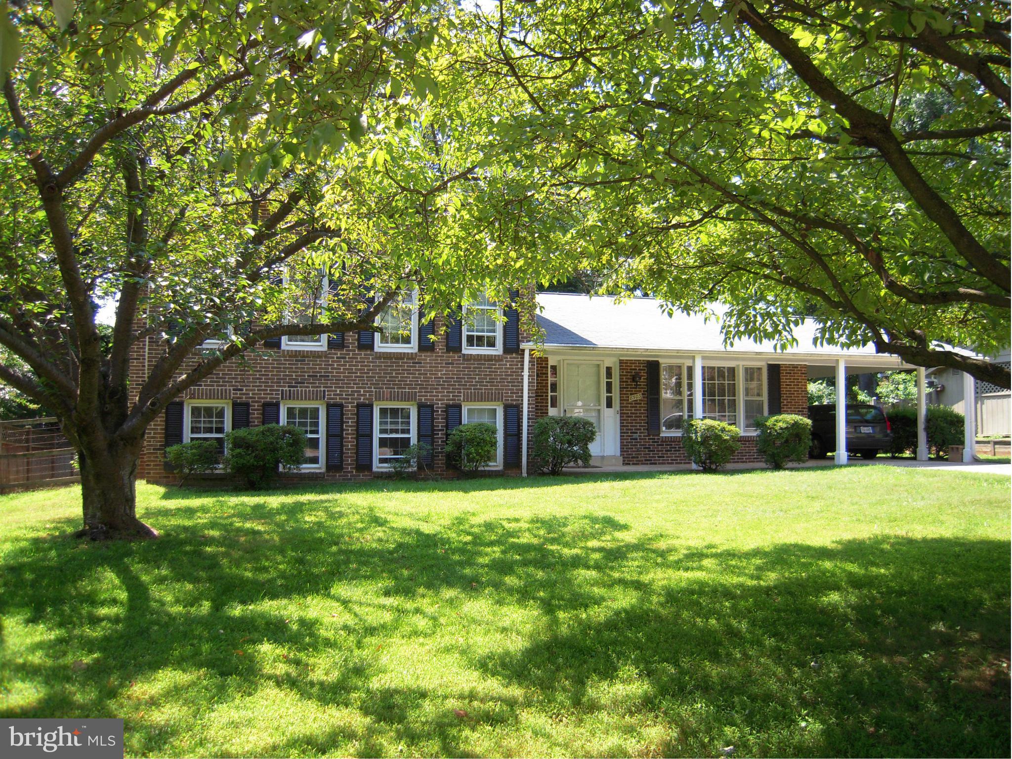 Very nice 4-level split in great location...Lovely fenced yard, decks off dining room and master bedroom.   Updated kitchen with granite and SS appliances.  Easy carport,  opening into kitchen.  New Washer/dryer.  Lower level 2 is great space for storage, rainy day play area for children/pets.  So close to all transportation routes!  Go Show!