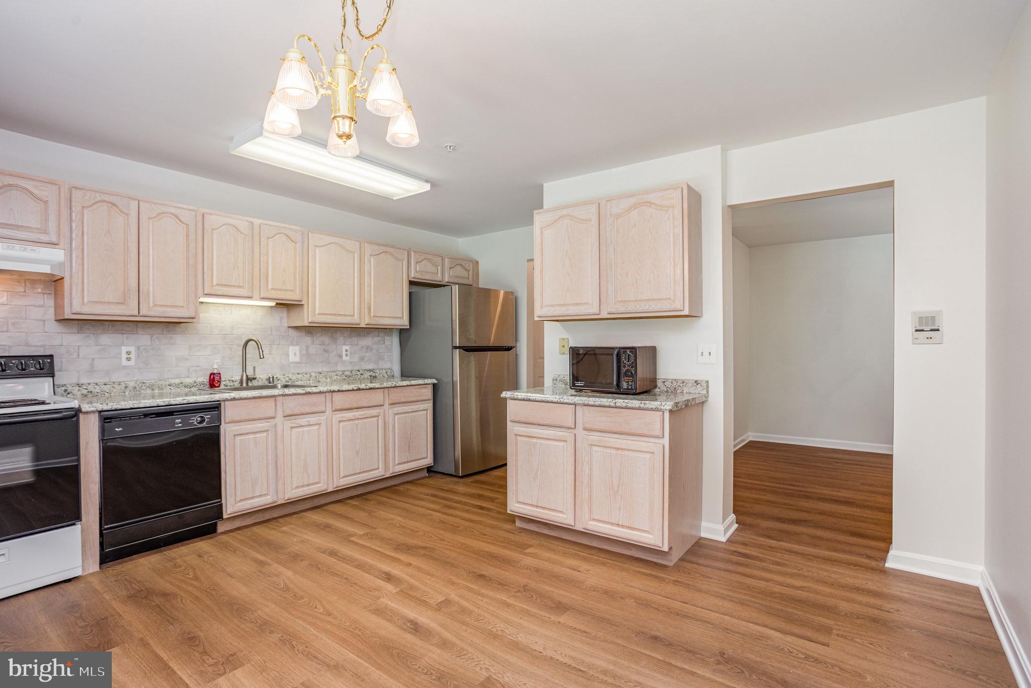 PERRY BROOK CONDOMINIUMS - Residential