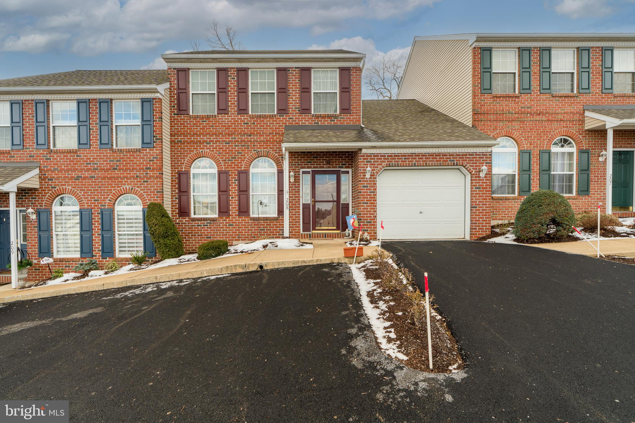 THOMAS GARDENS - Residential