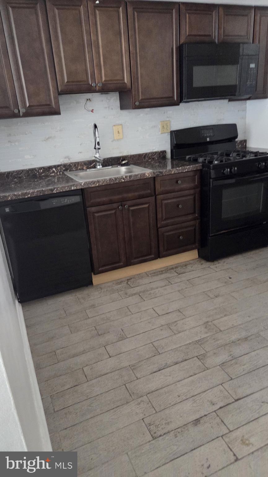 HOLLY HILL CONDOMINIUMS - Residential