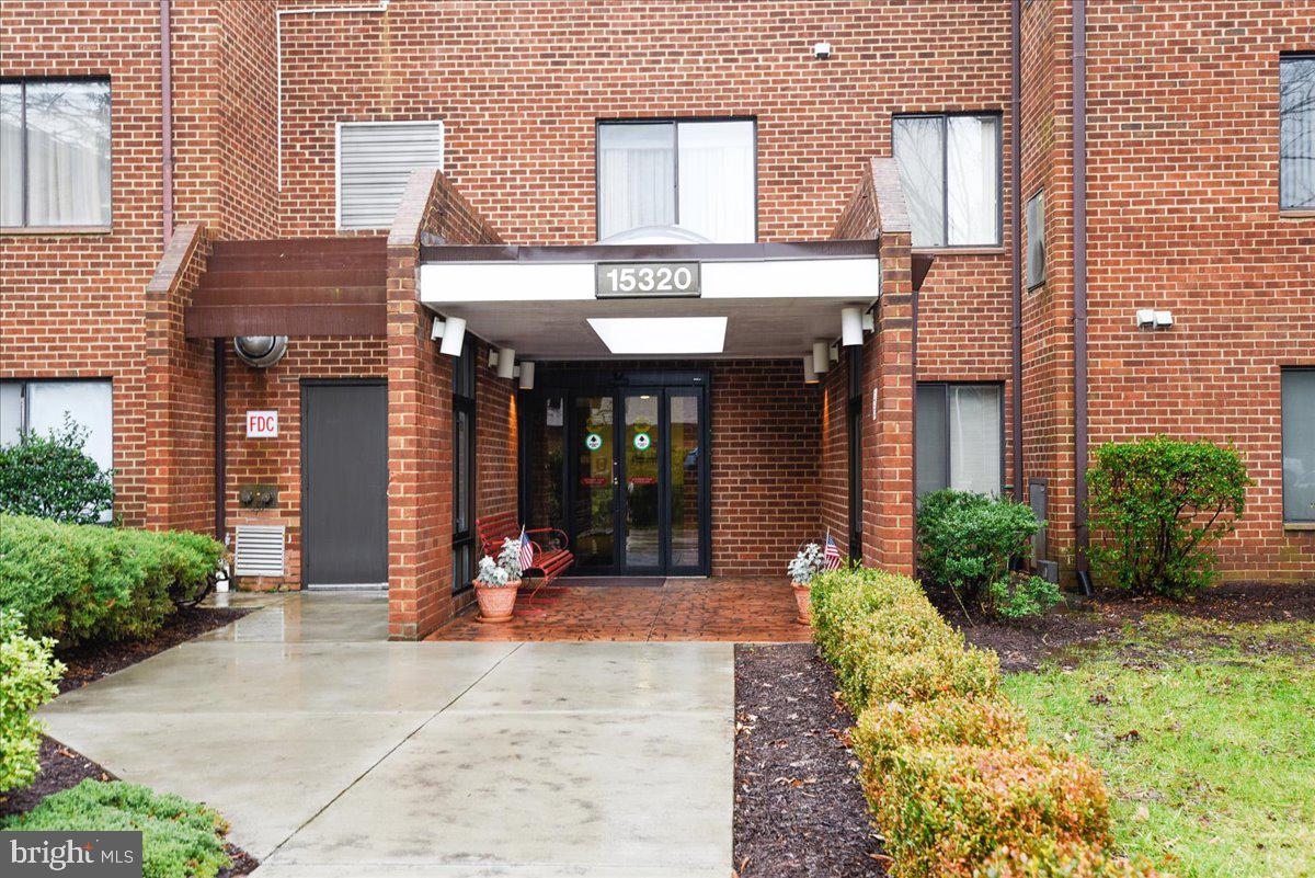 LEISURE WORLD - Residential