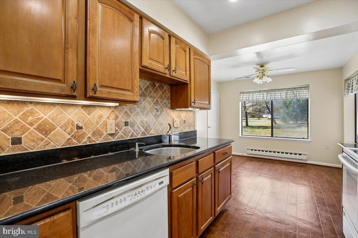 LEISURE WORLD - Residential