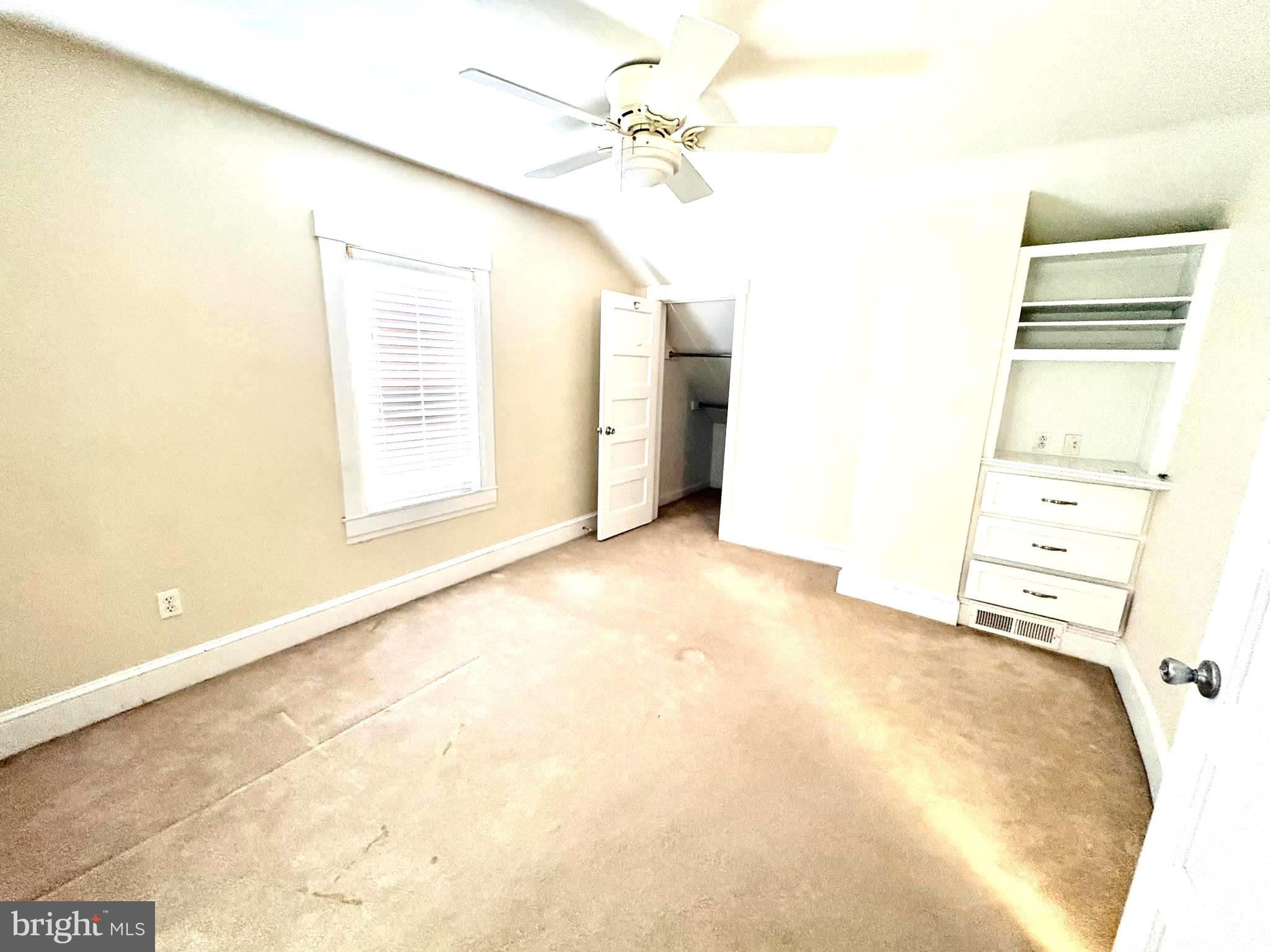 WHITEHALL - Residential