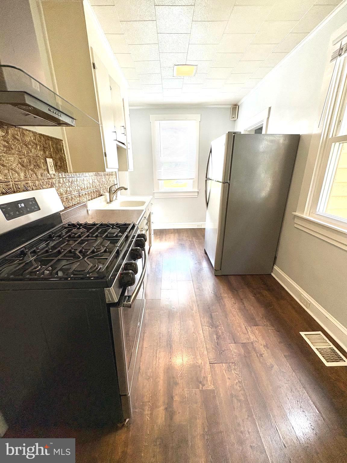 WHITEHALL - Residential
