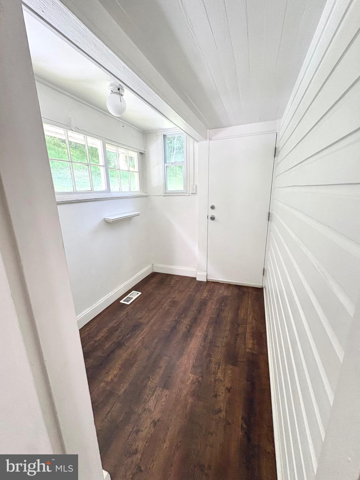 WHITEHALL - Residential