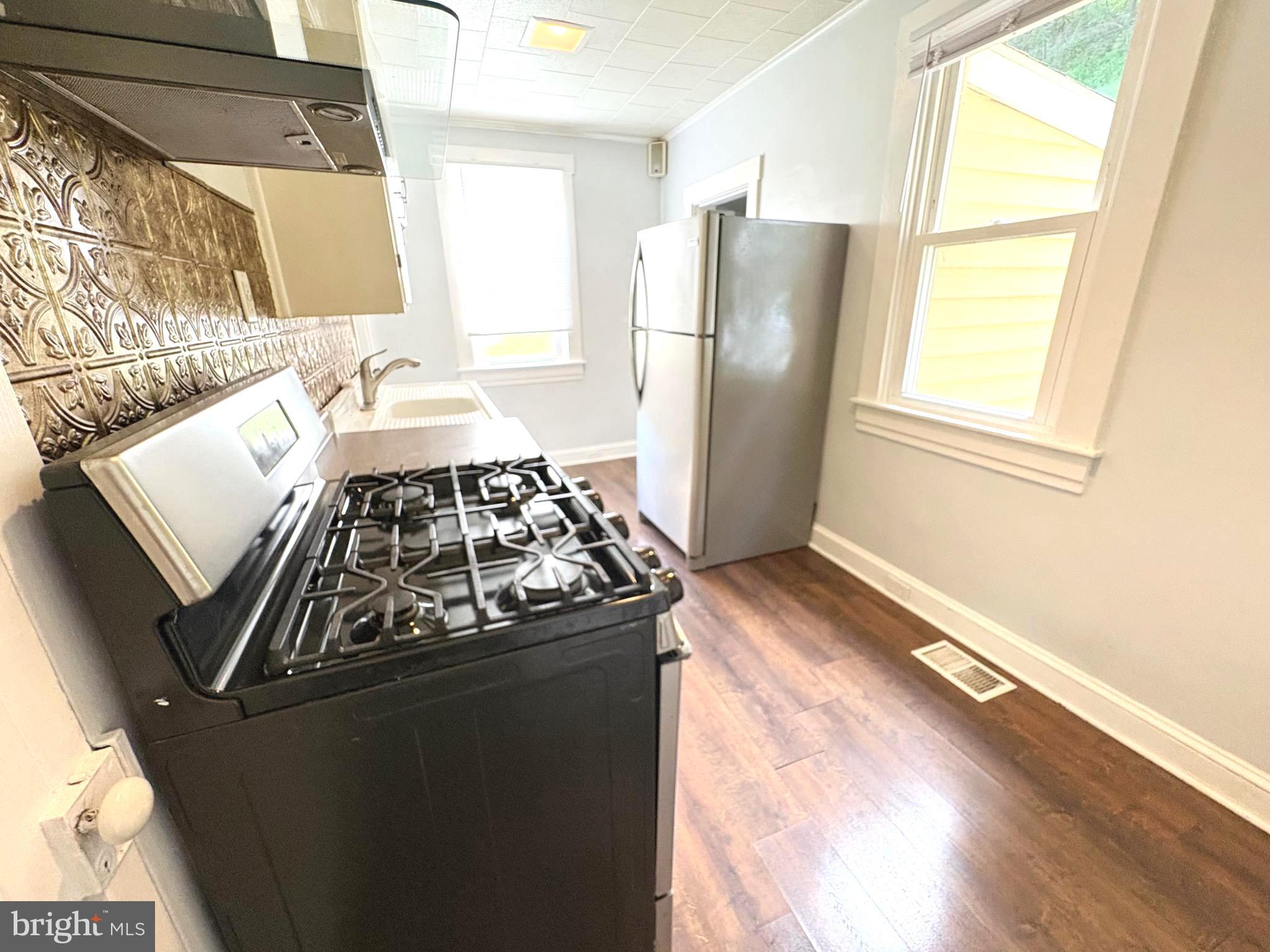 WHITEHALL - Residential