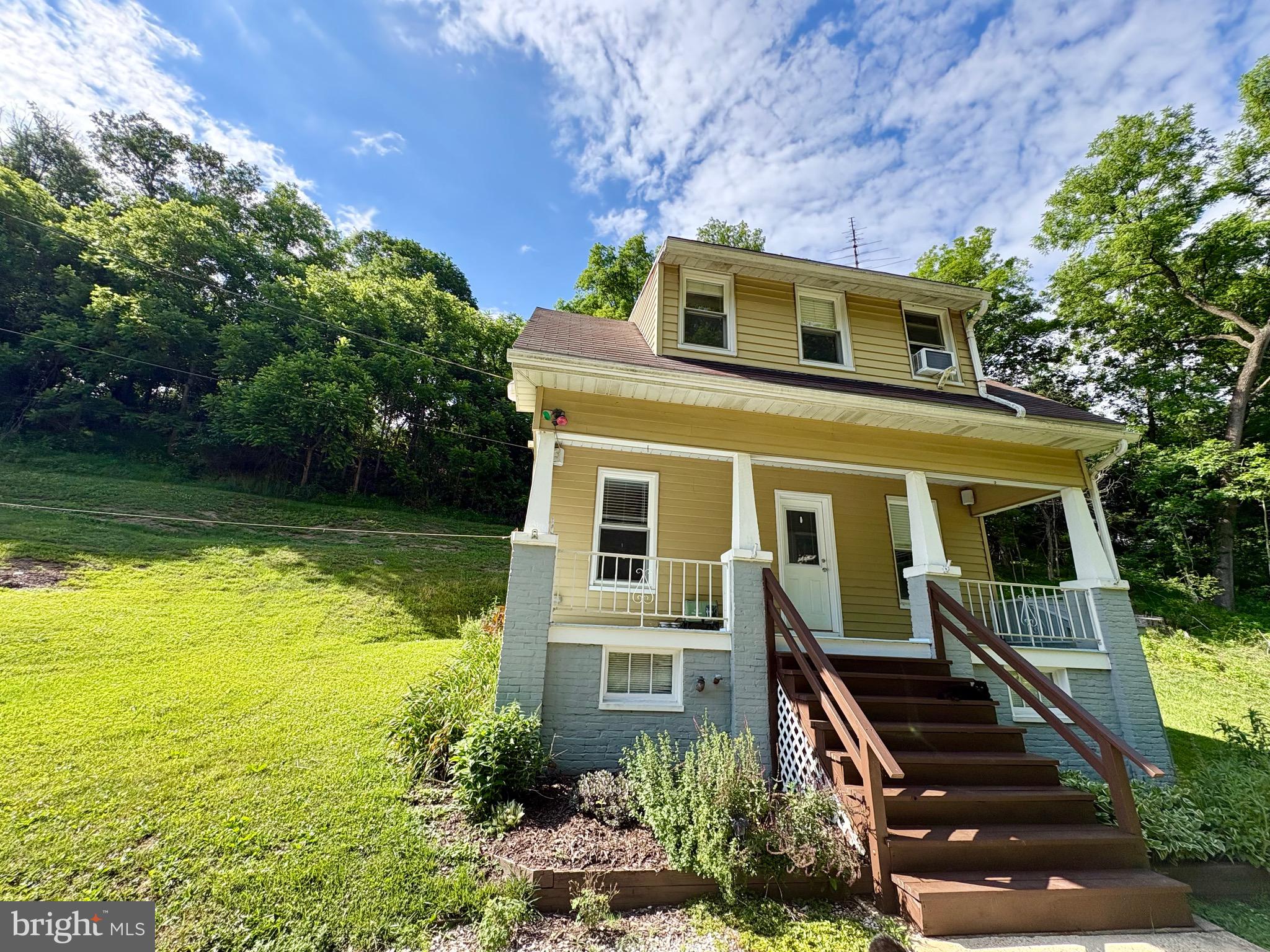 WHITEHALL - Residential