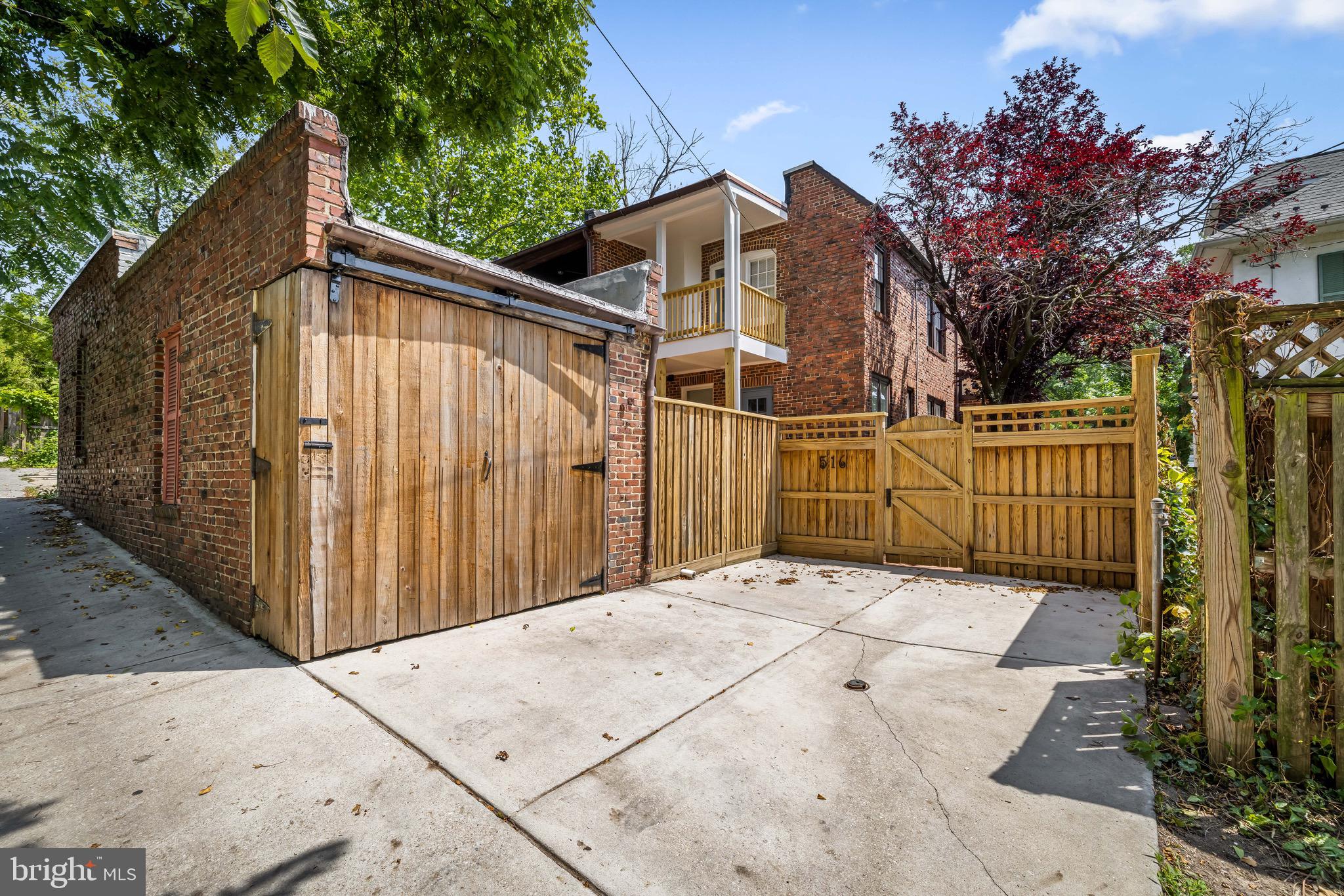 PEN LUCY - Residential