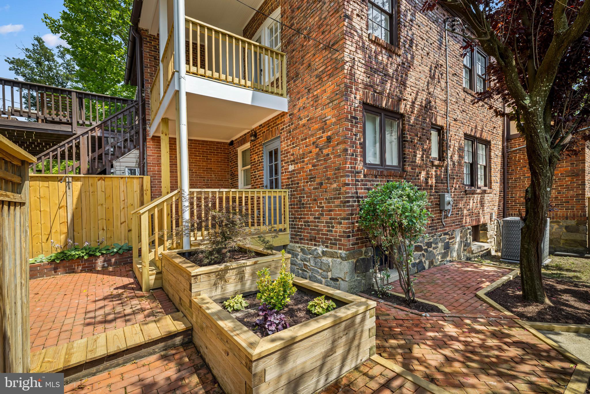 PEN LUCY - Residential