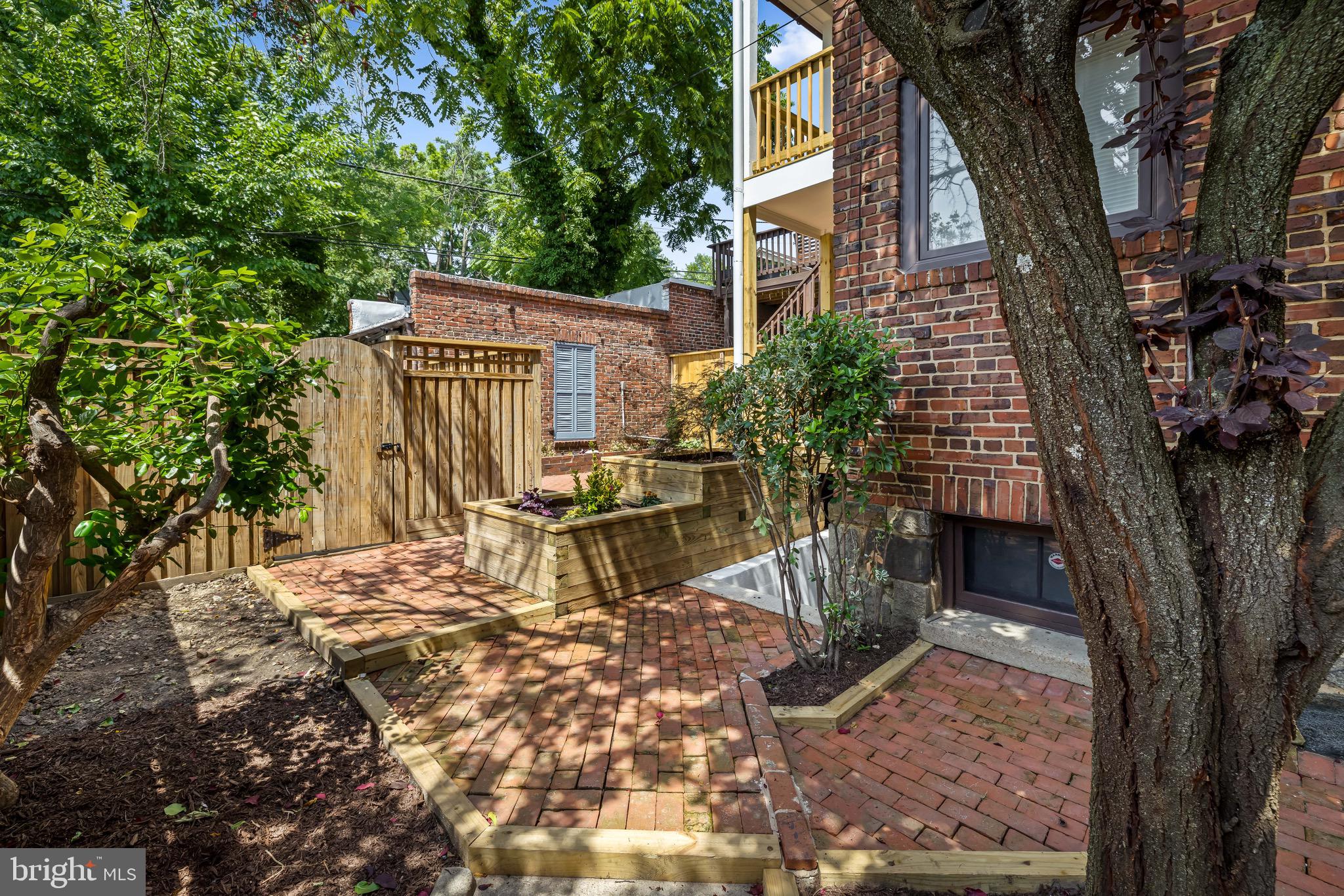 PEN LUCY - Residential