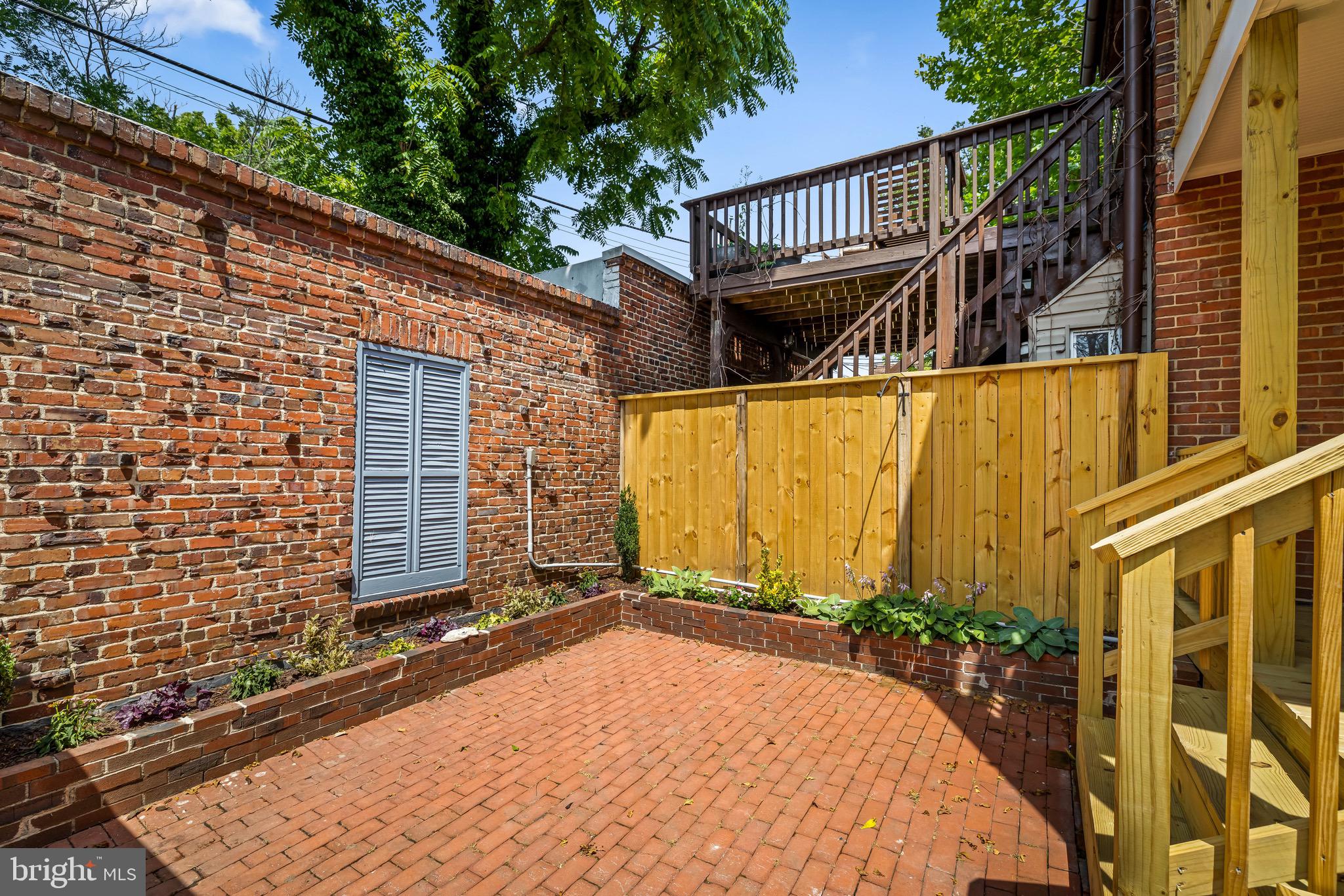 PEN LUCY - Residential
