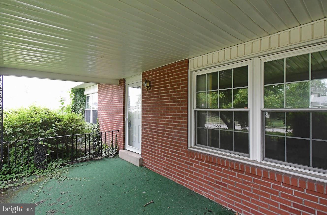 CRESTWYCK - Residential