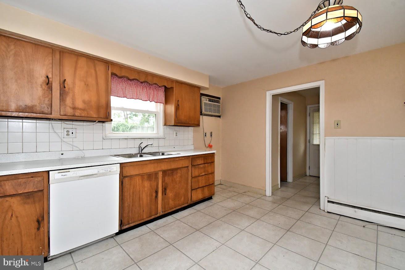 CRESTWYCK - Residential
