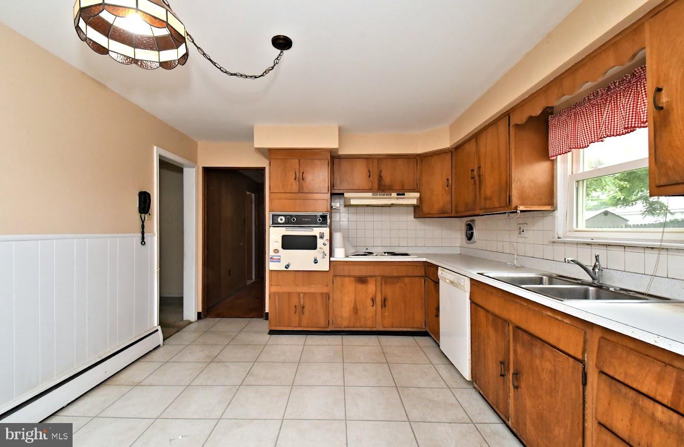 CRESTWYCK - Residential