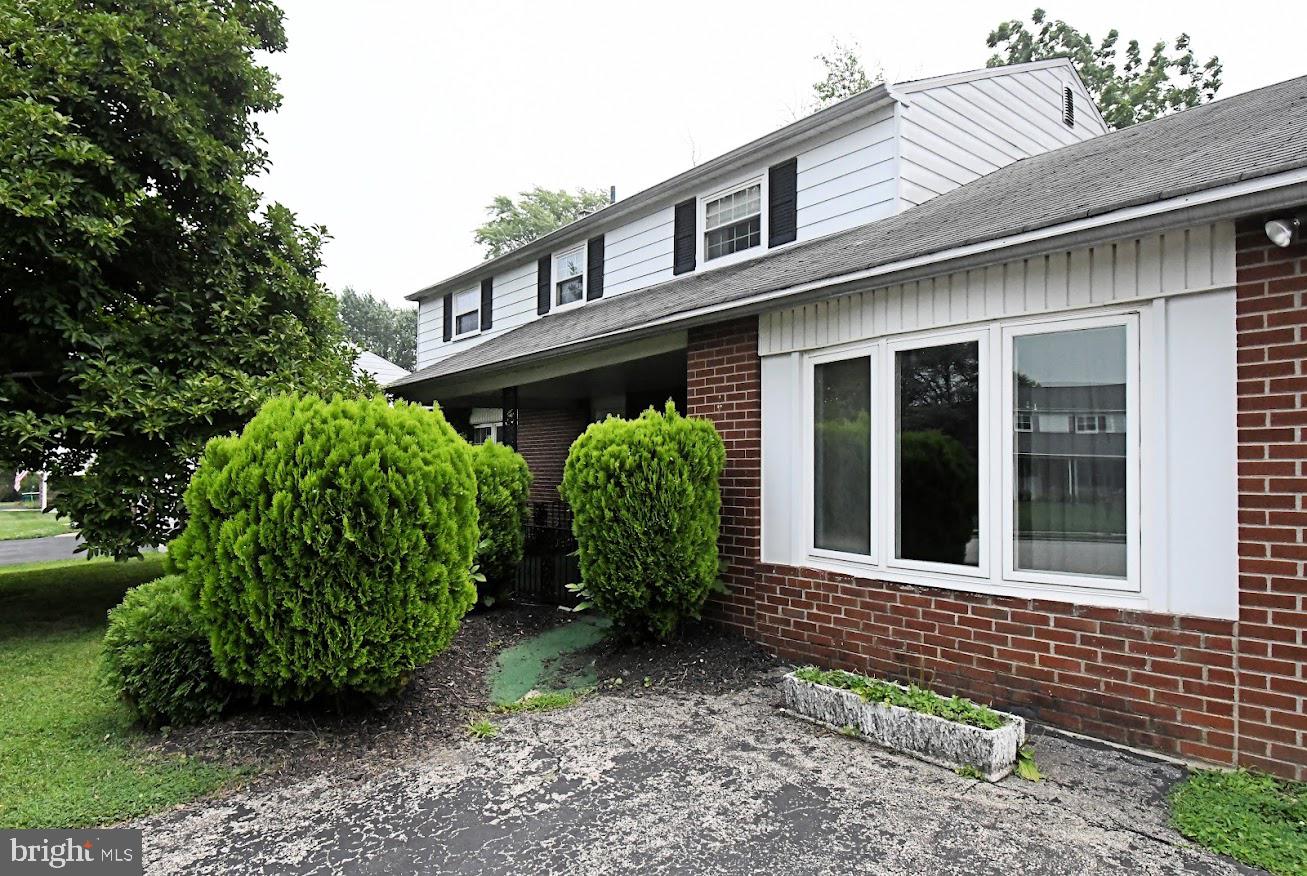 CRESTWYCK - Residential