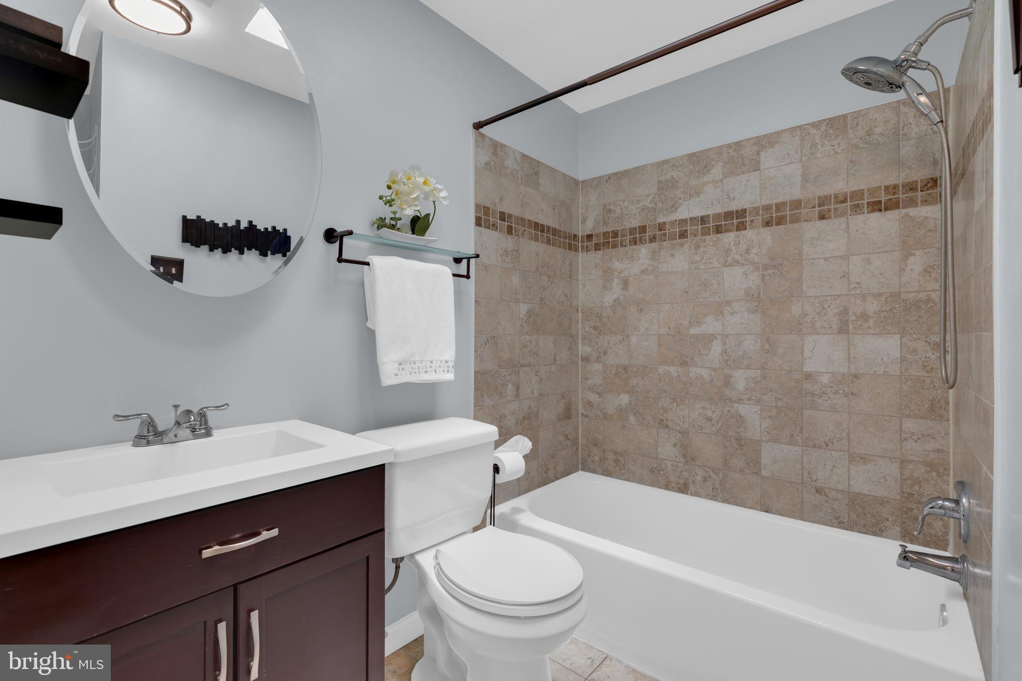 WASHINGTON SQUARE - Residential