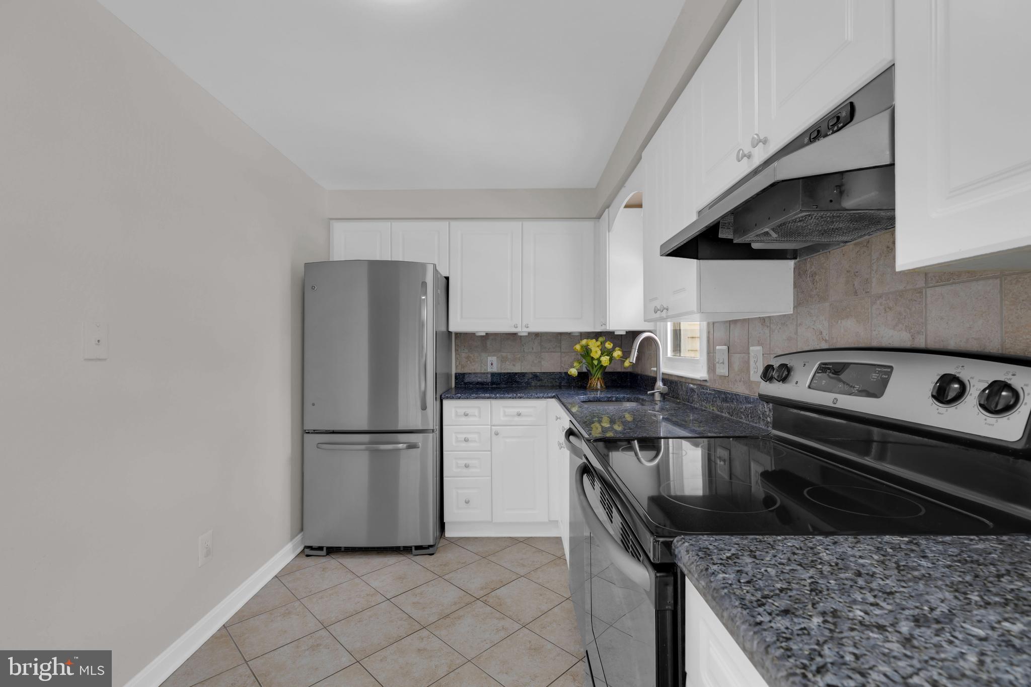 WASHINGTON SQUARE - Residential