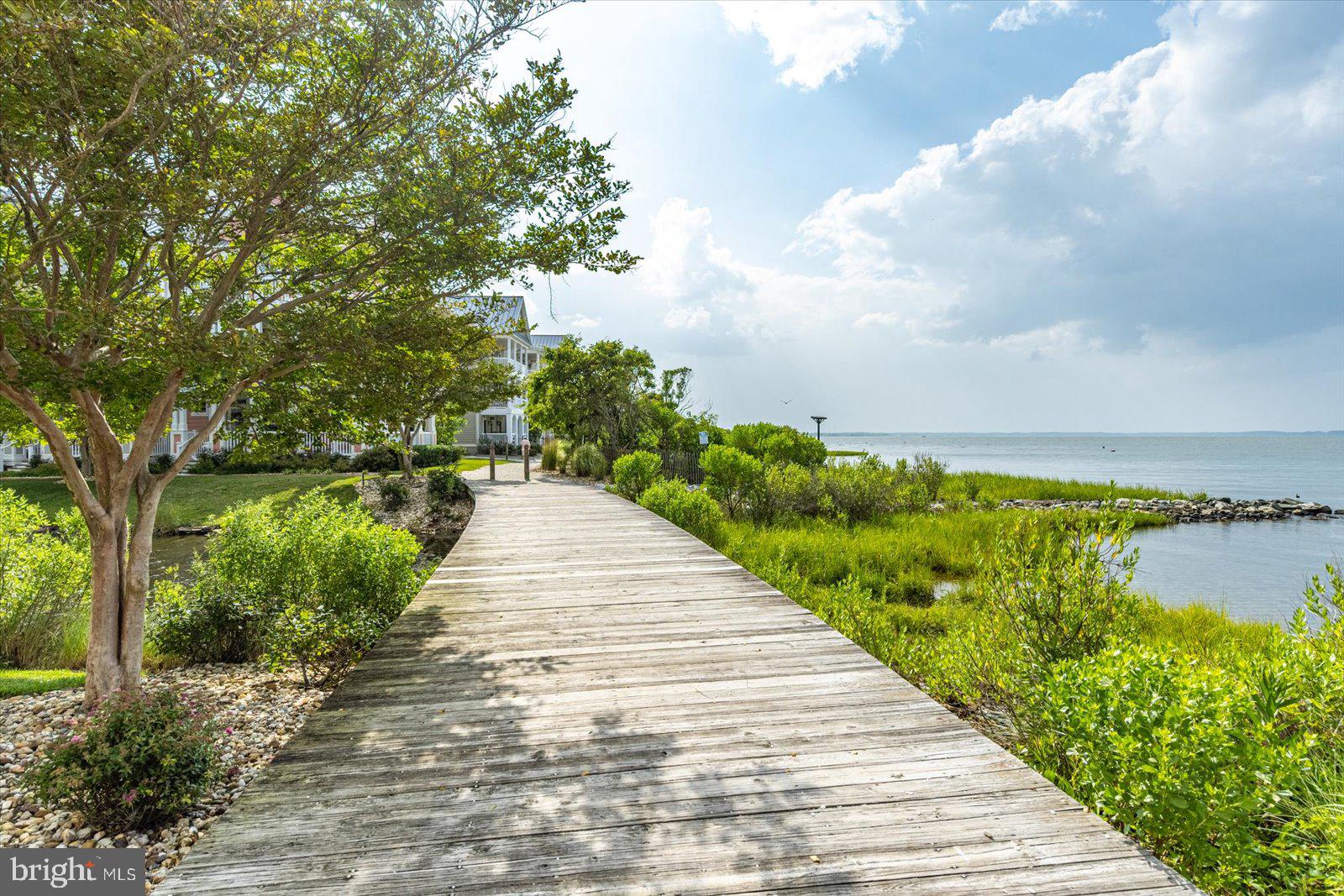 SUNSET ISLAND - Residential