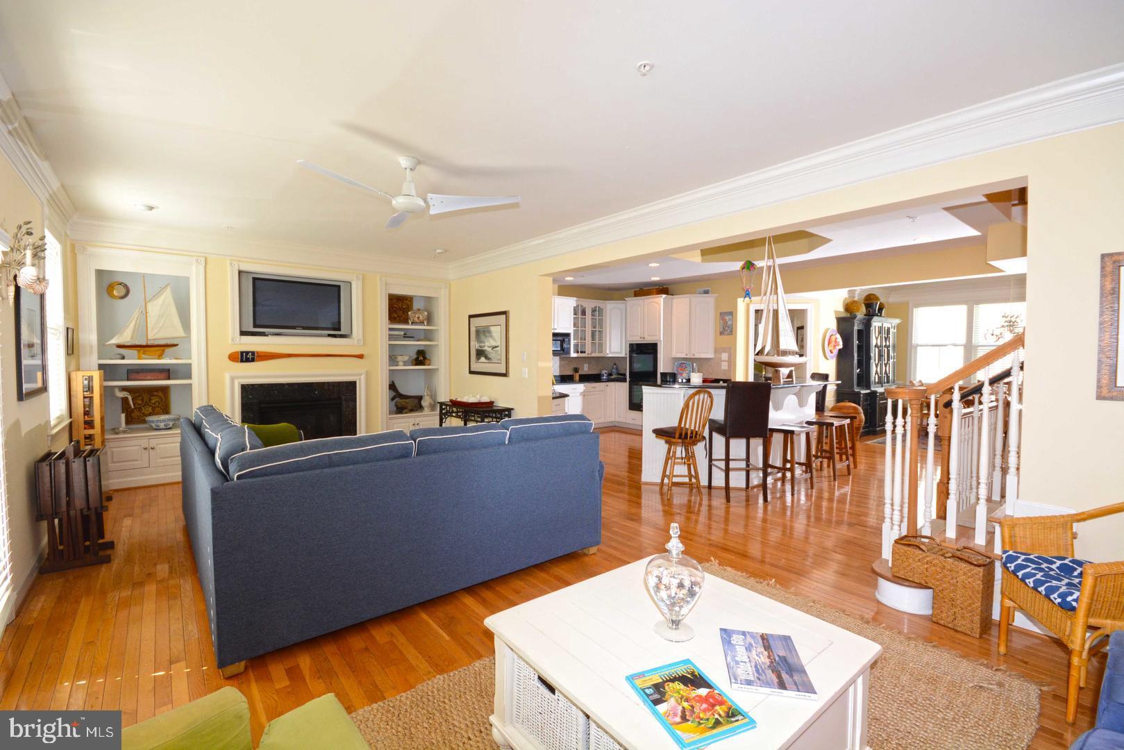 SUNSET ISLAND - Residential