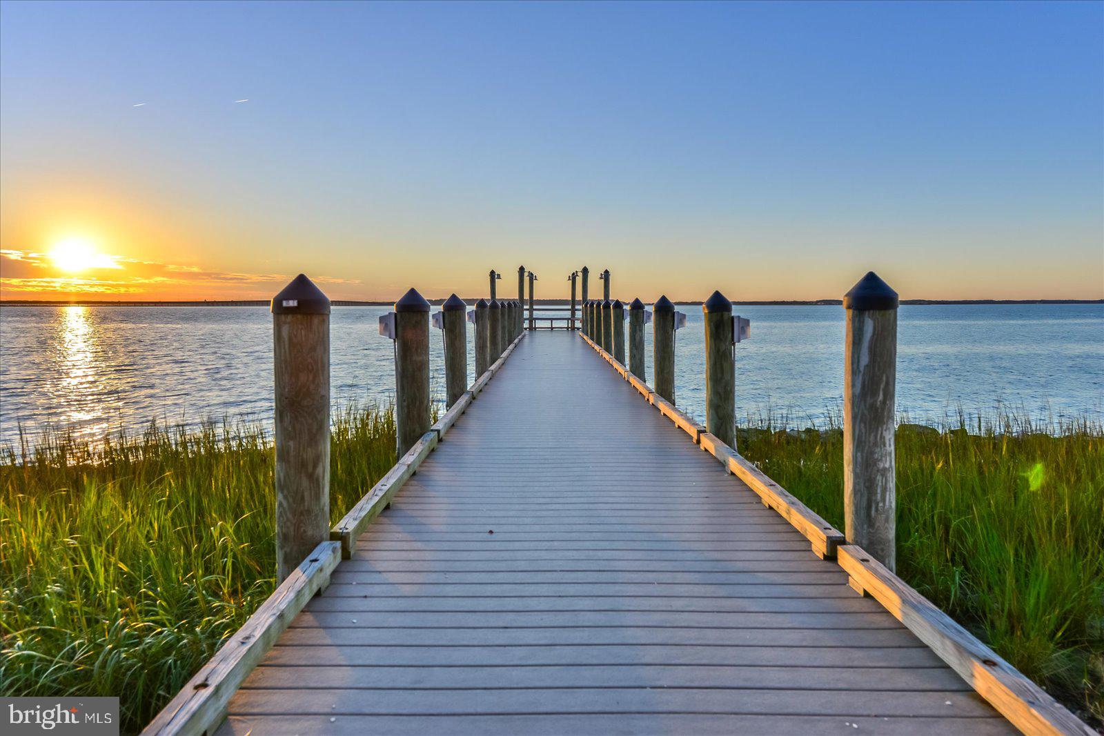 SUNSET ISLAND - Residential