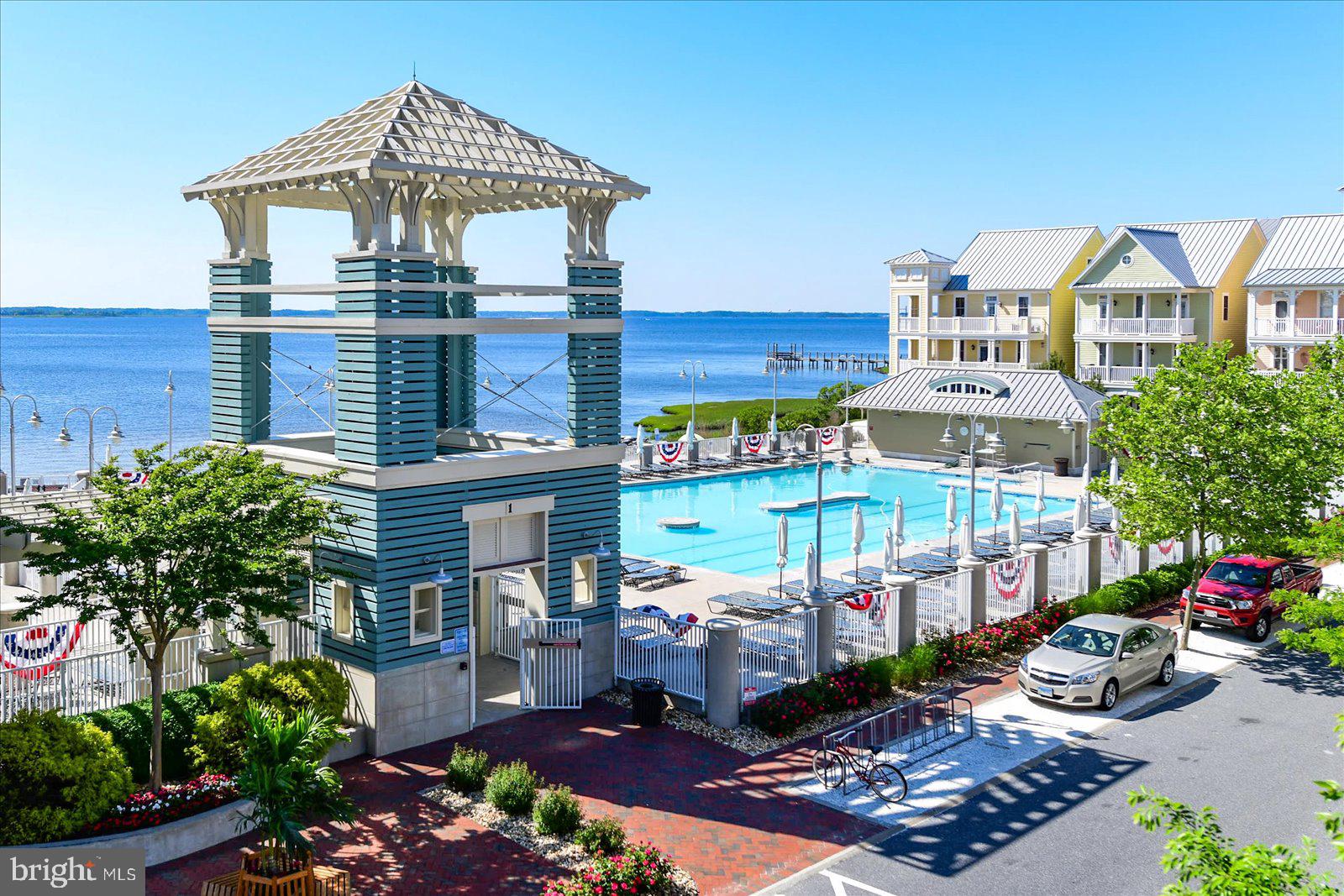 SUNSET ISLAND - Residential