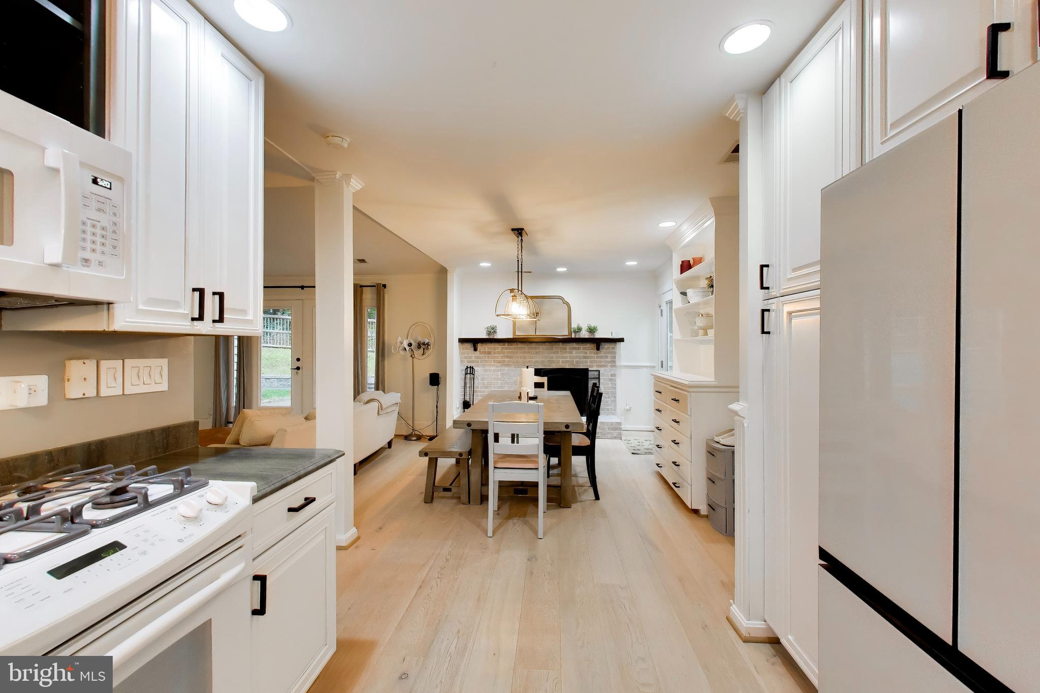 STONEYBROOKE - Residential