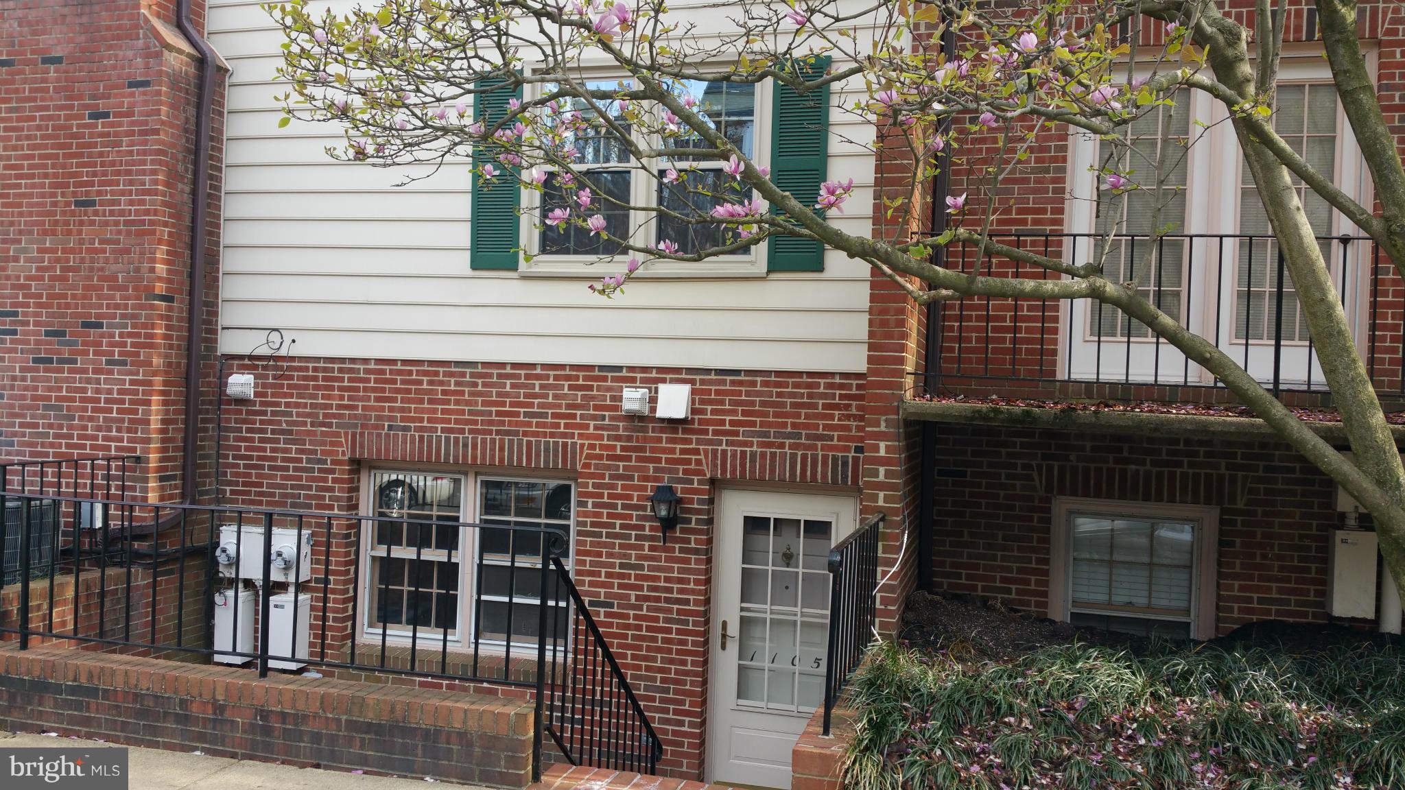 OLD BALLSTON SQUARE - Residential Lease