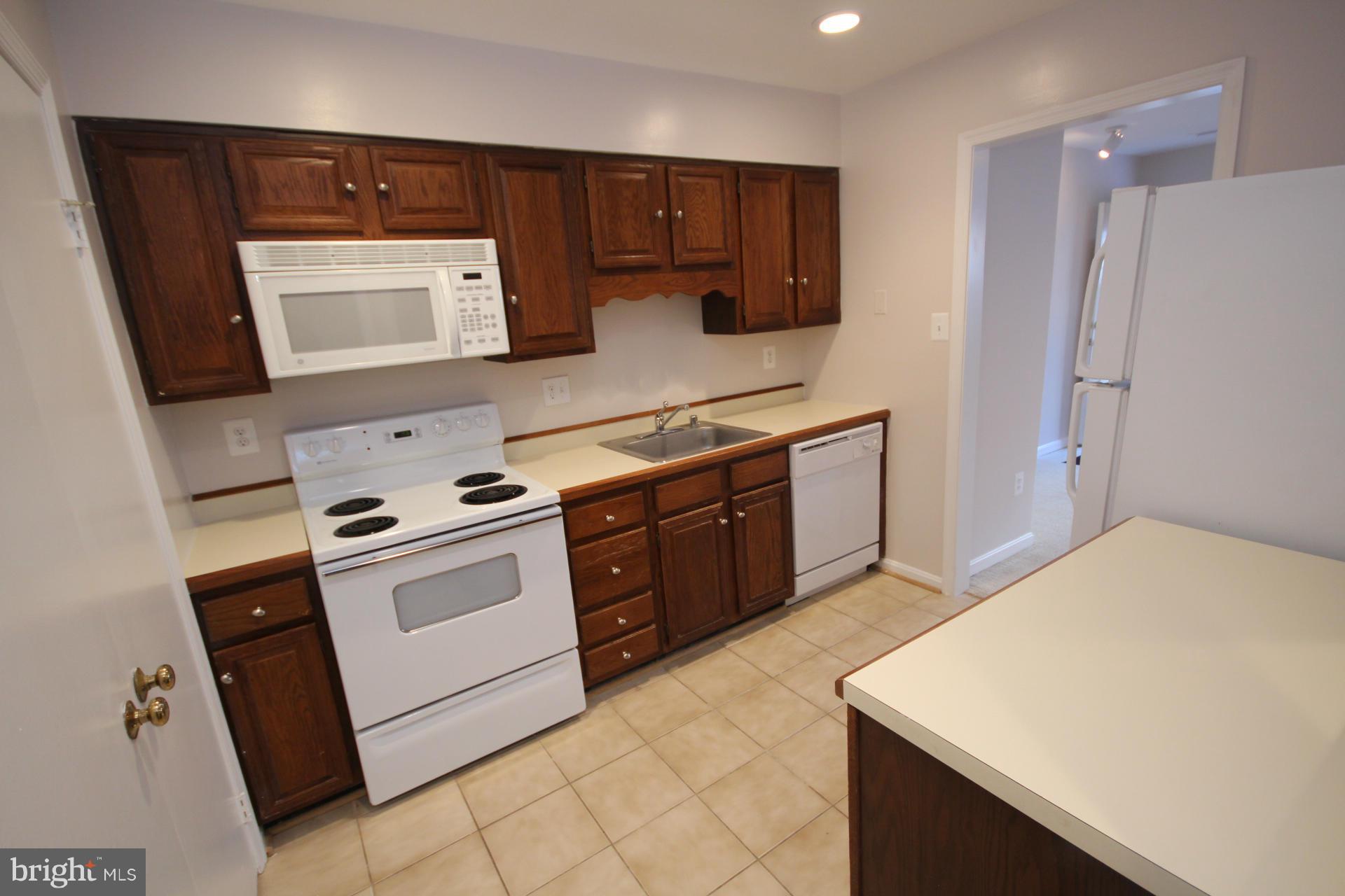 OLD BALLSTON SQUARE - Residential Lease