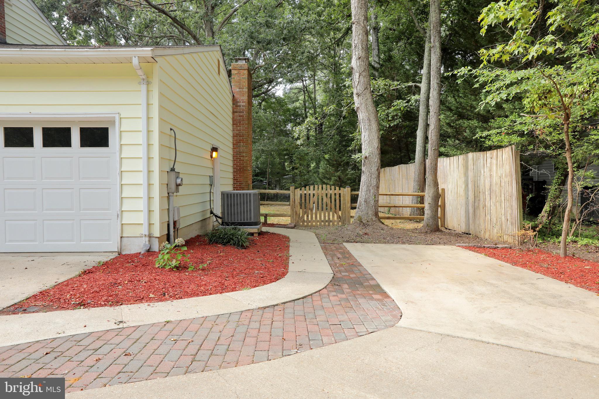 BRETON BAY ESTATES - Residential