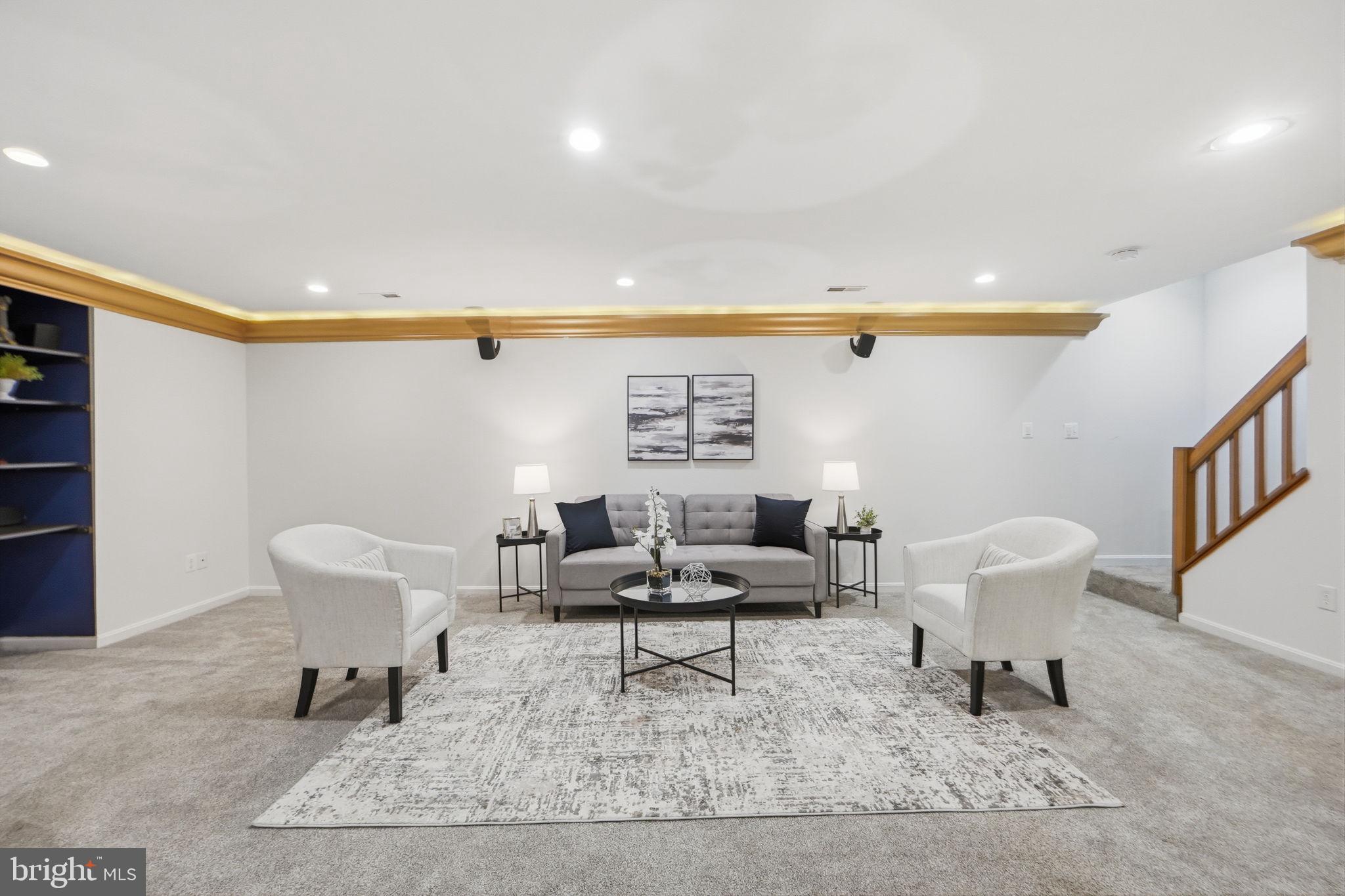 SOUTH RUN OAKS - Residential