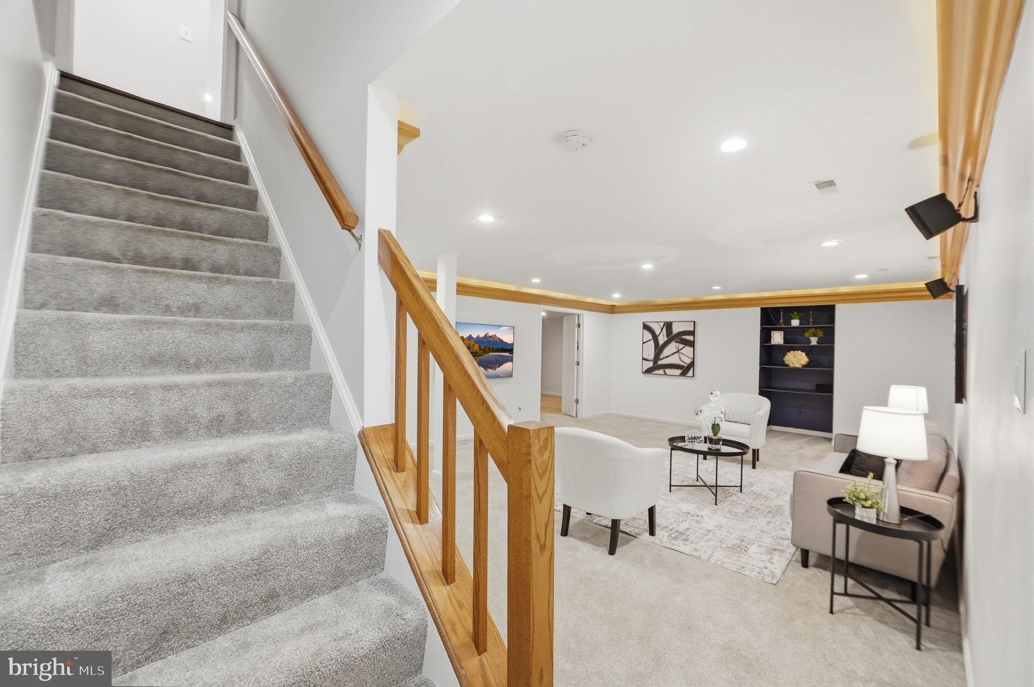 SOUTH RUN OAKS - Residential
