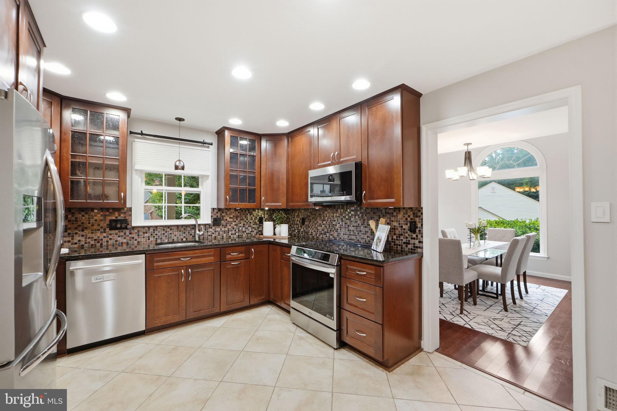 SOUTH RUN OAKS - Residential
