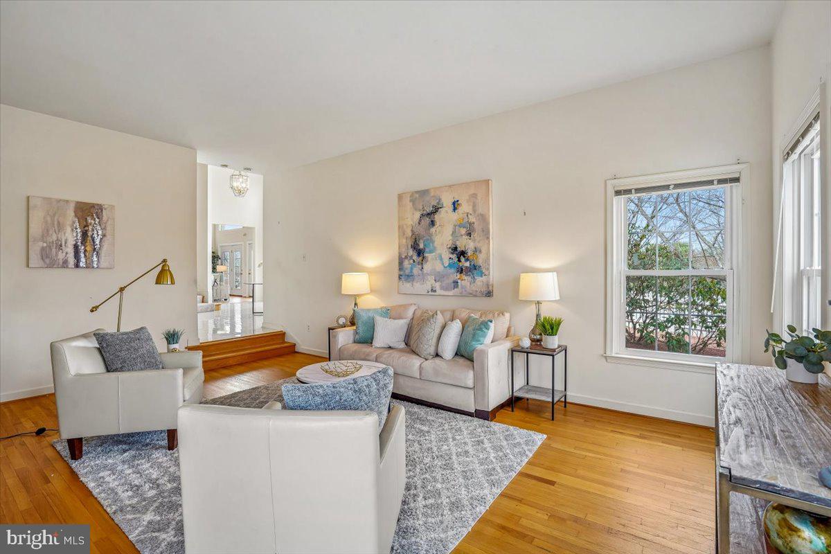 ESWORTHY PARK - Residential