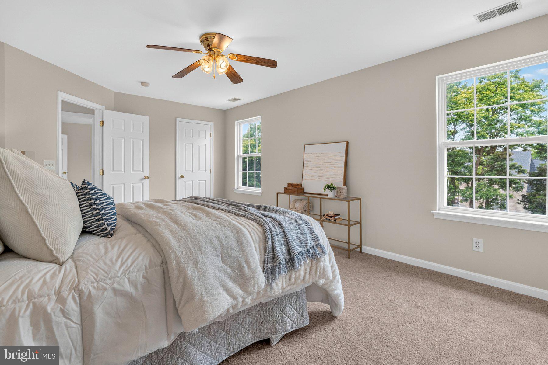 MEADOWBROOK - Residential