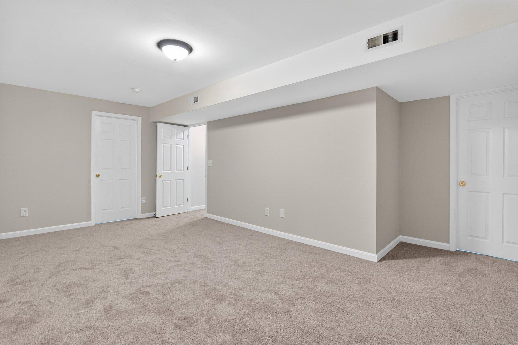 MEADOWBROOK - Residential