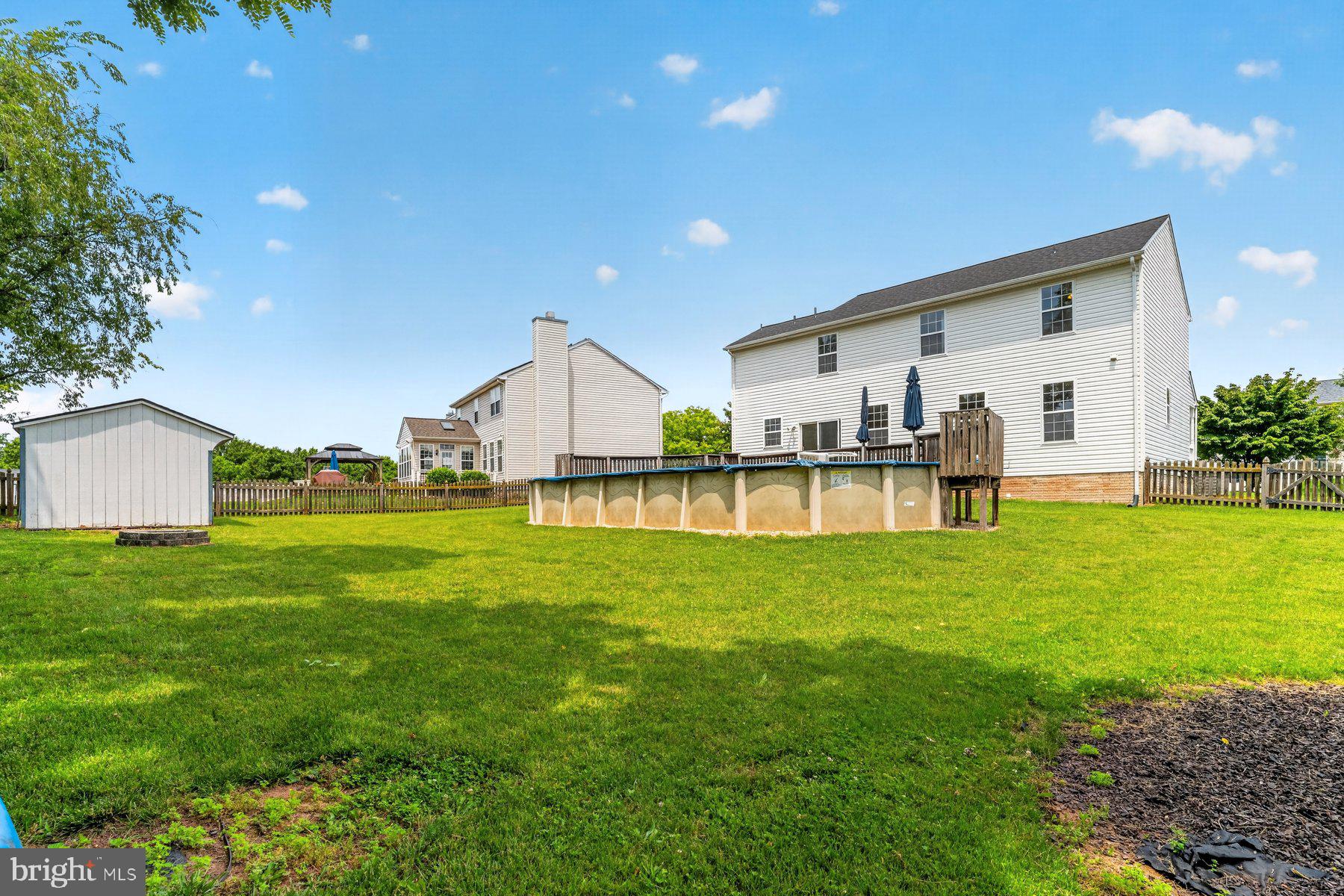 MEADOWBROOK - Residential