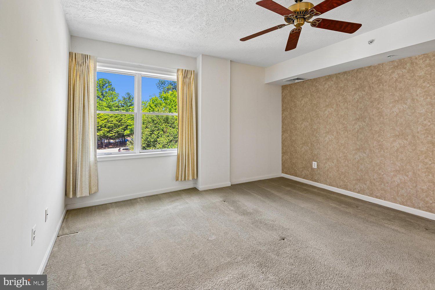 MCKINSEY PARK - Residential