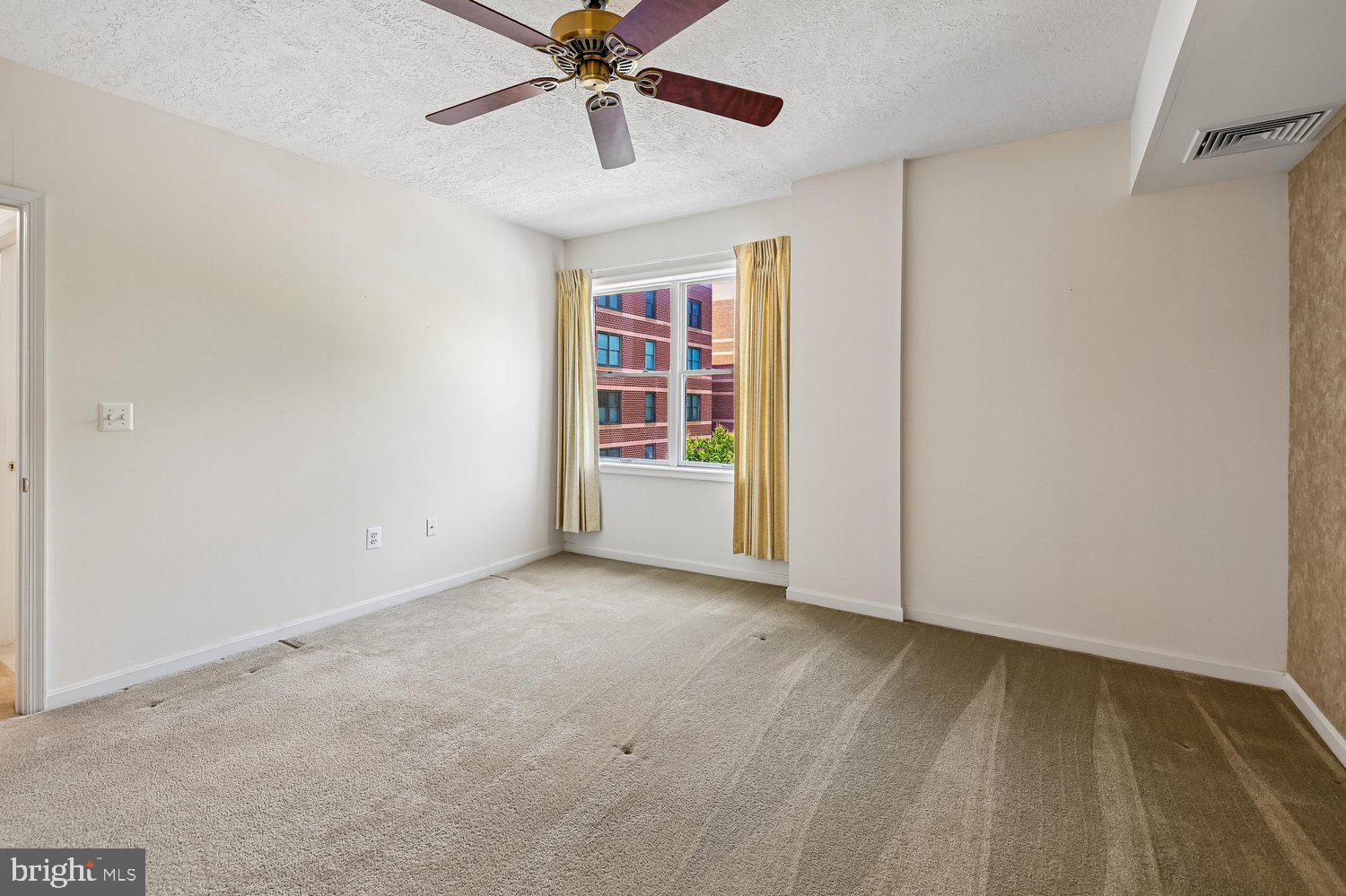 MCKINSEY PARK - Residential