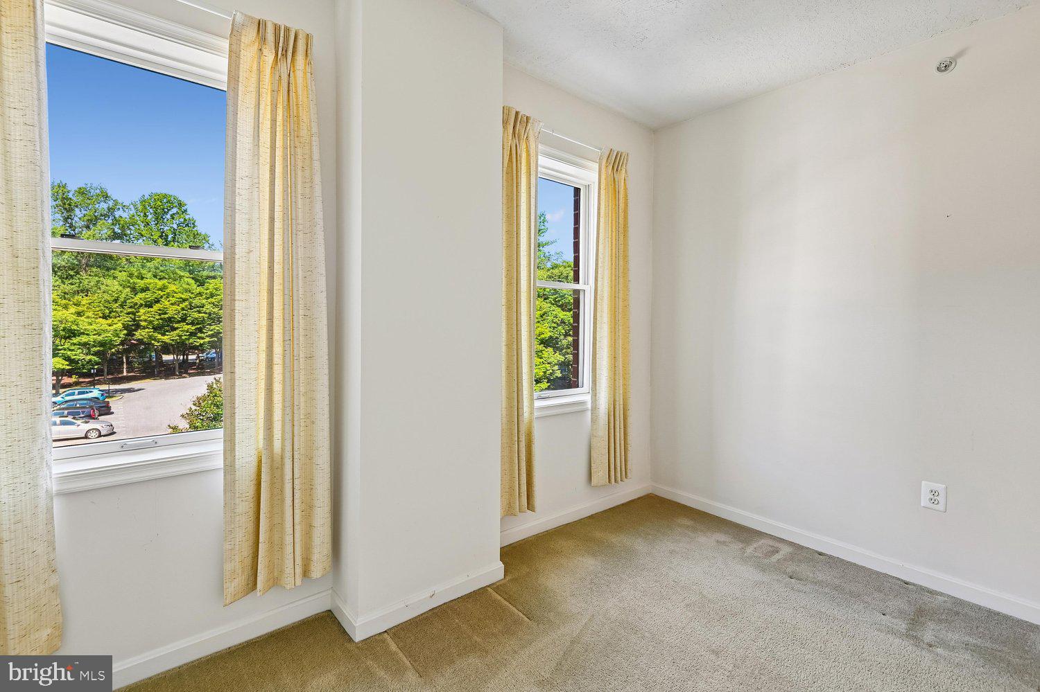 MCKINSEY PARK - Residential