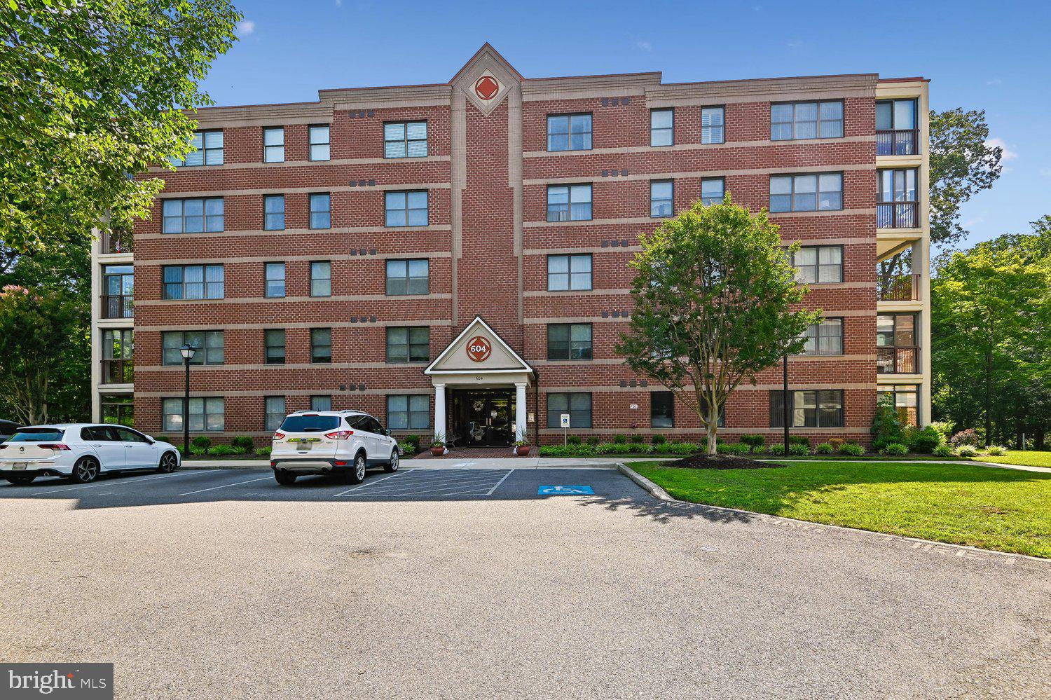 MCKINSEY PARK - Residential