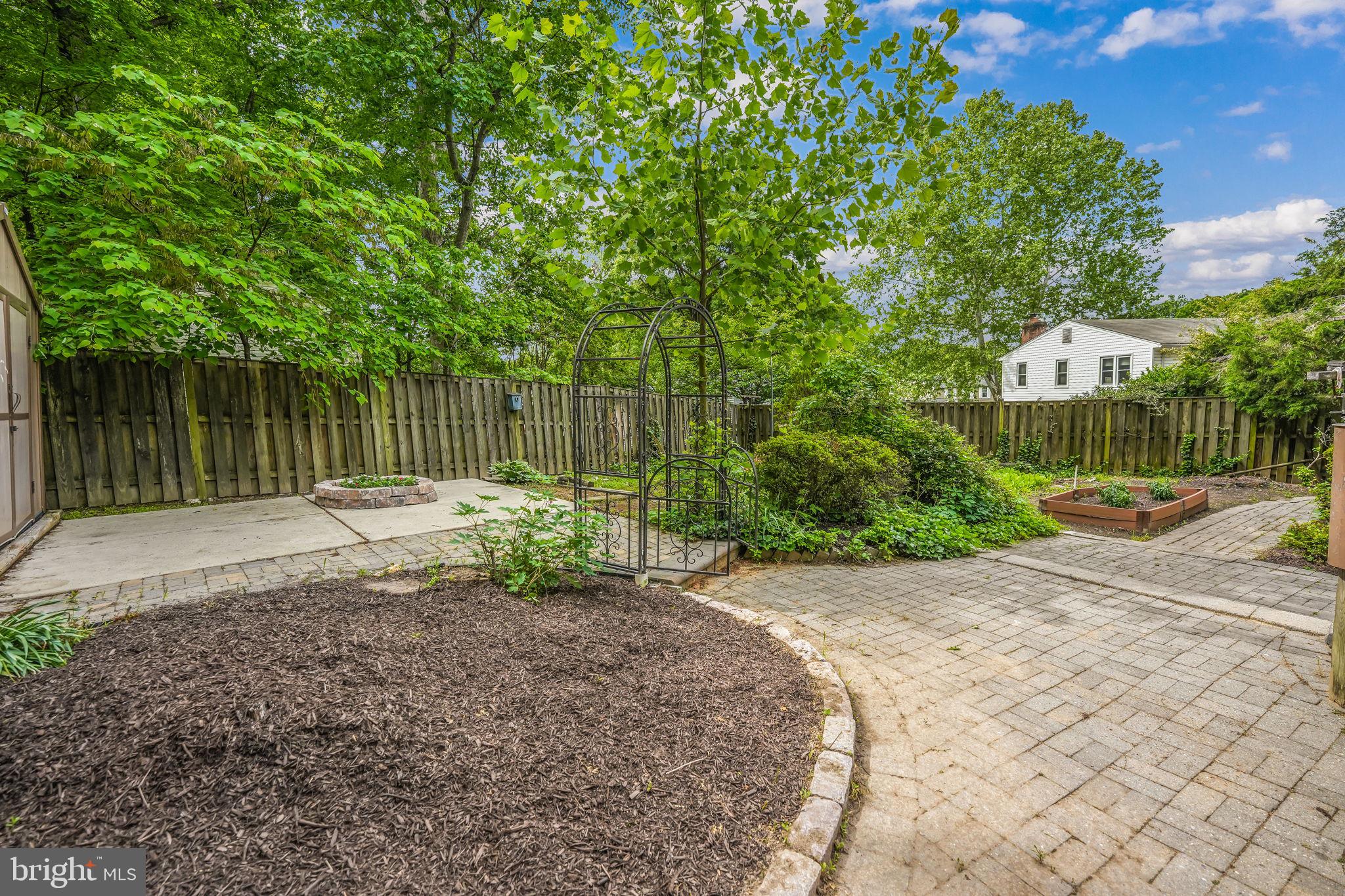 NEWINGTON FOREST - Residential