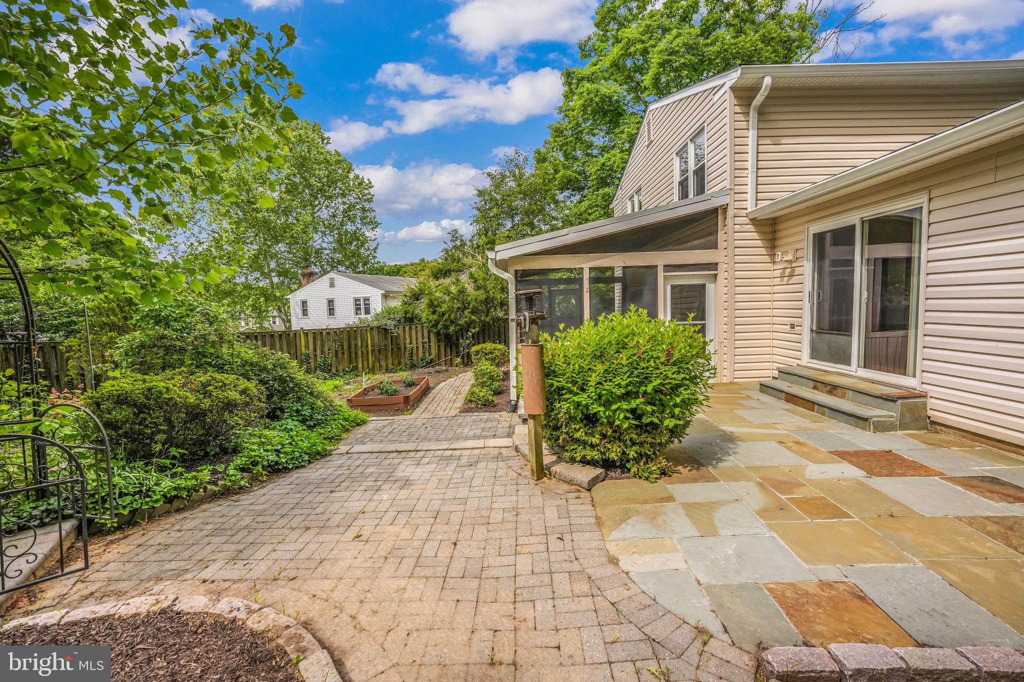 NEWINGTON FOREST - Residential