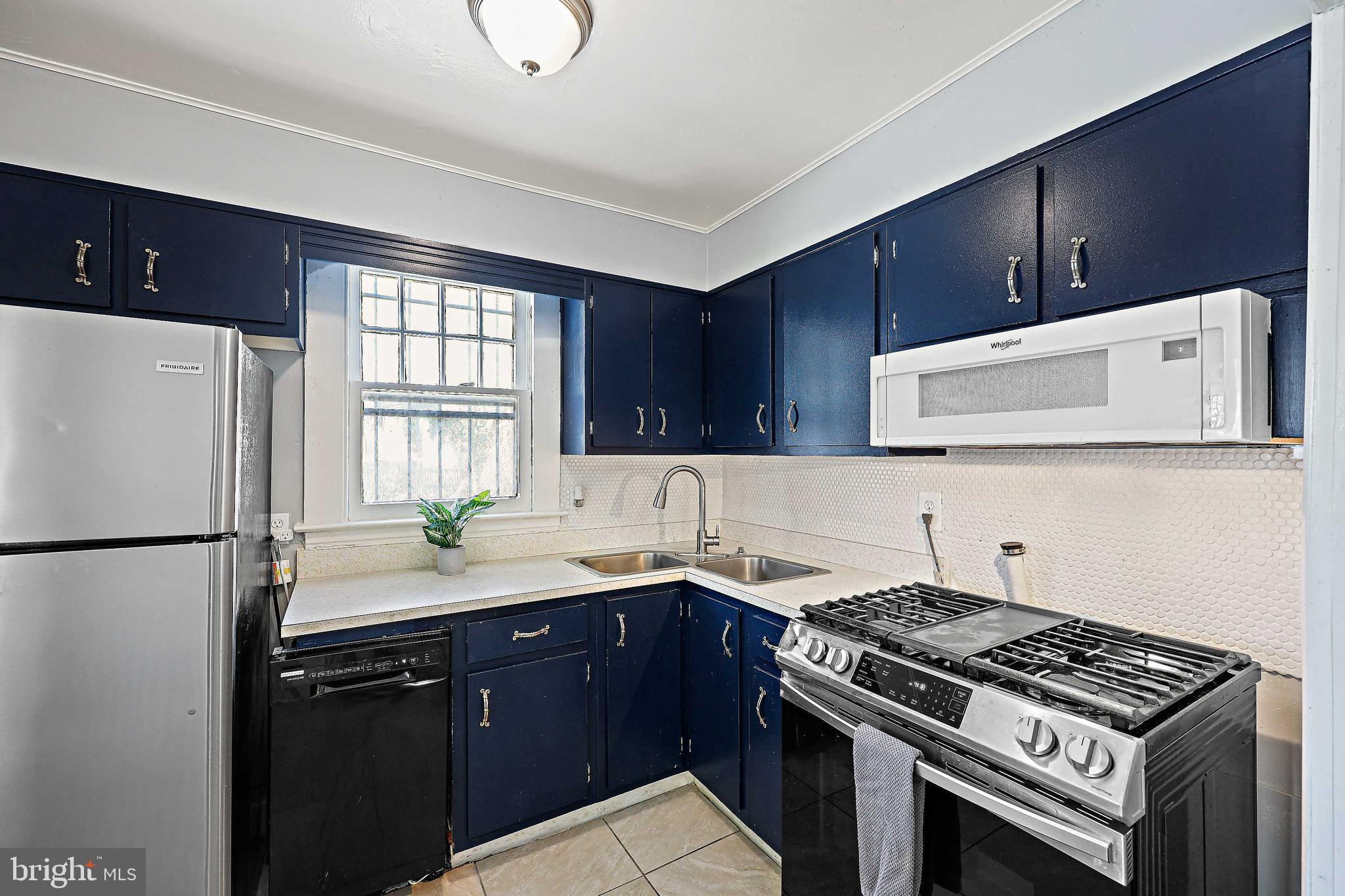 KENILWORTH PARK - Residential