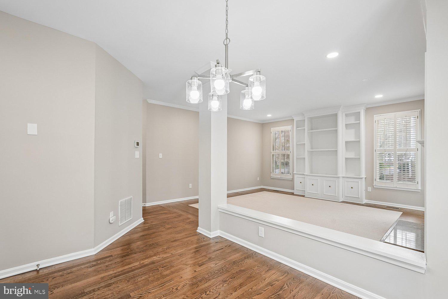 RESTON - Residential