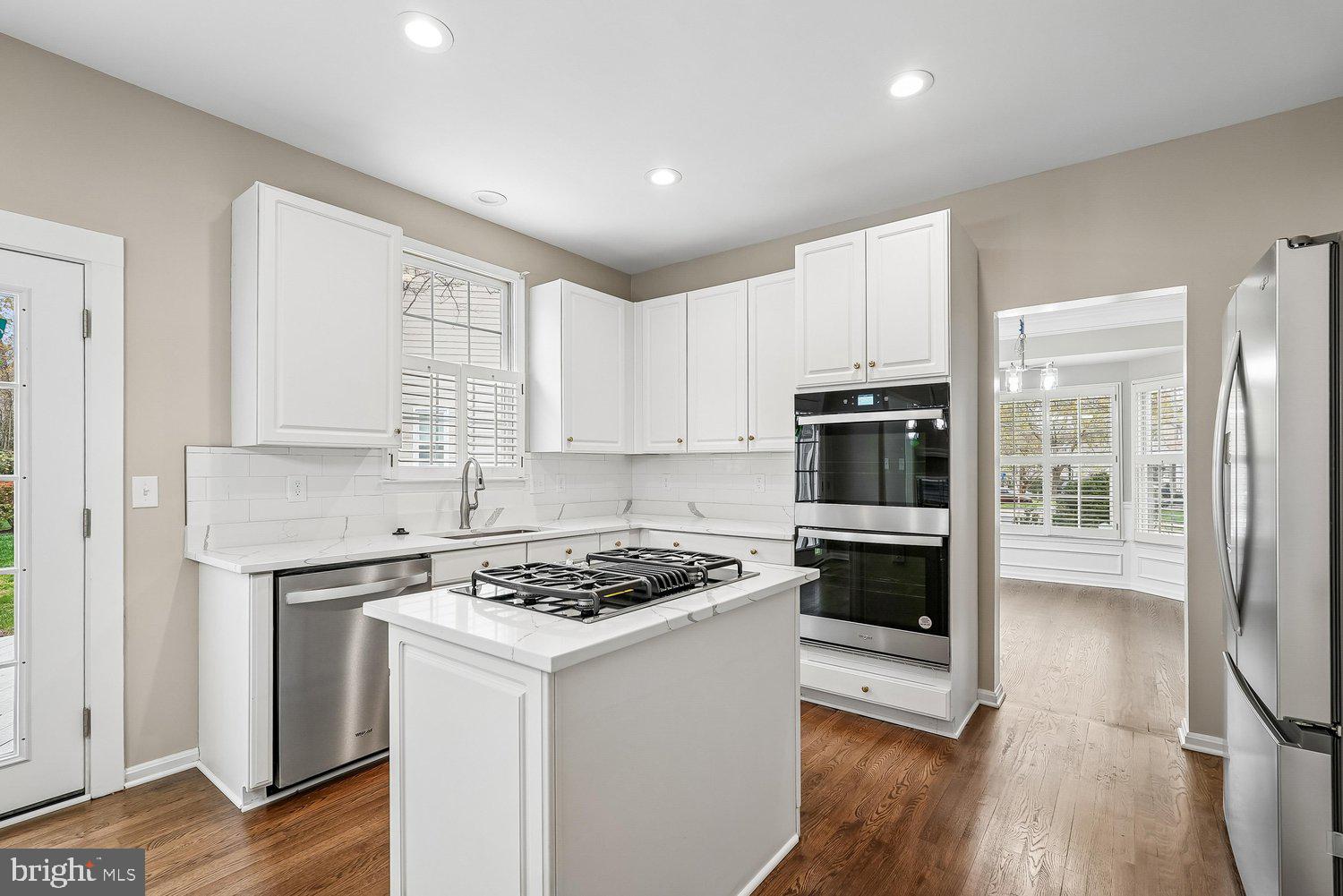 RESTON - Residential