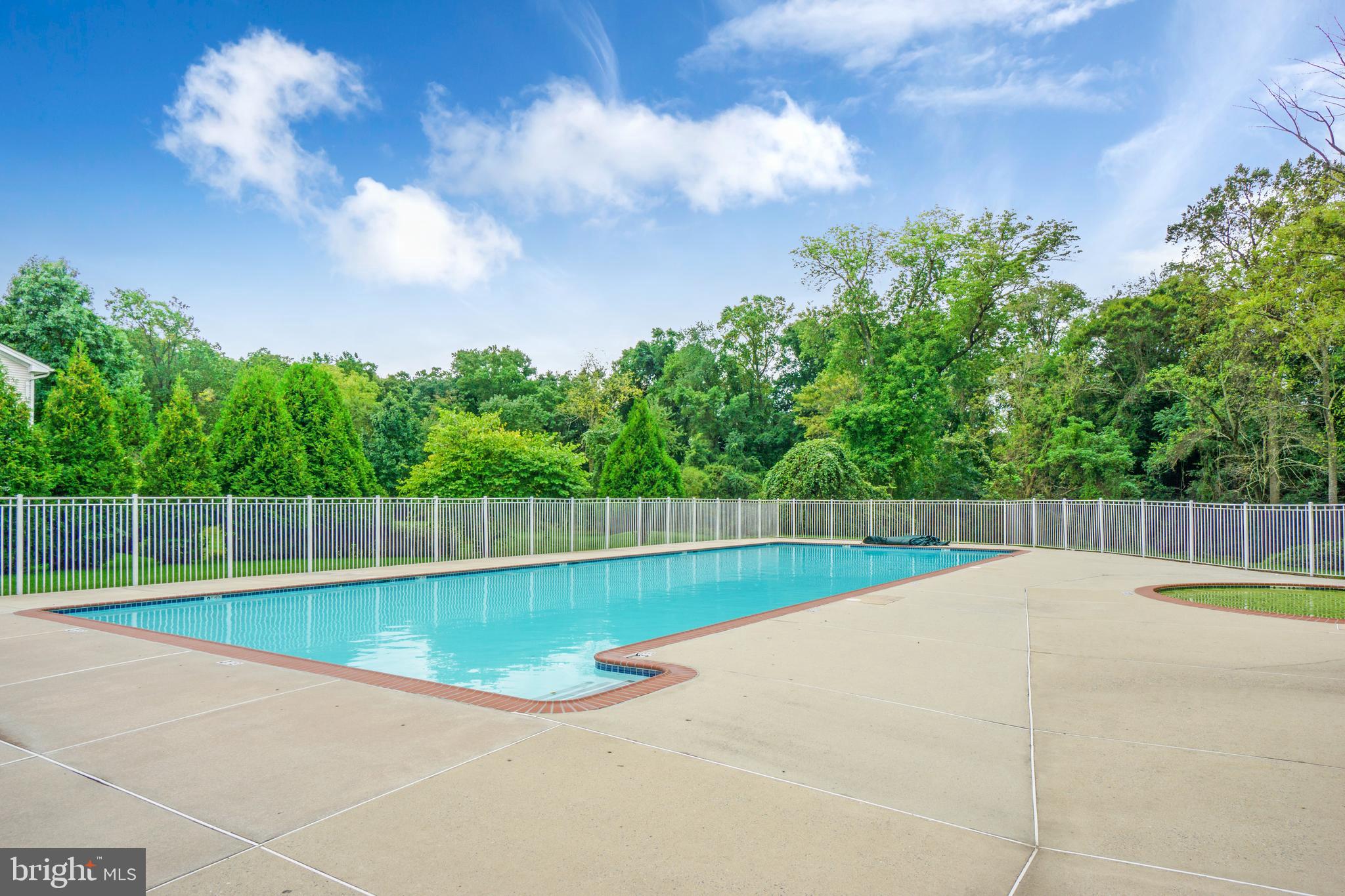 BRANDYWINE @ THORN - Residential