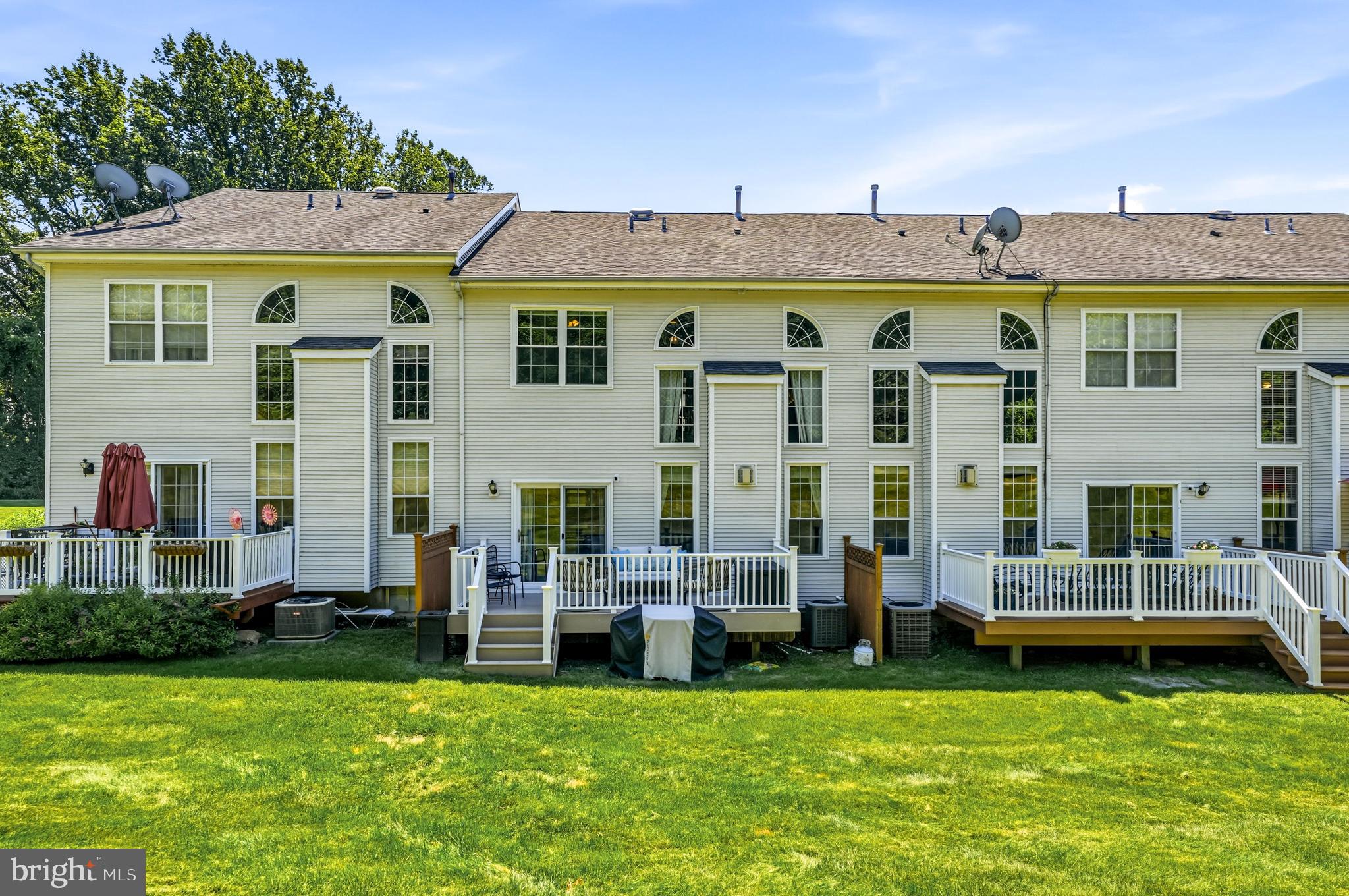BRANDYWINE @ THORN - Residential