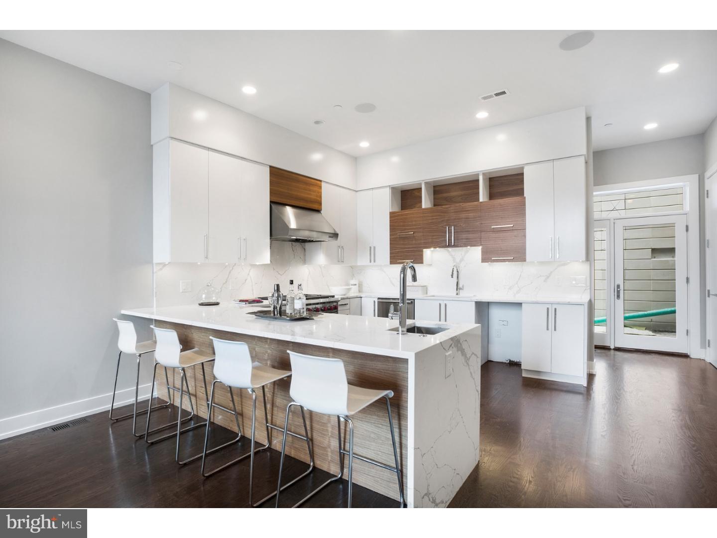 SOCIETY HILL - Residential